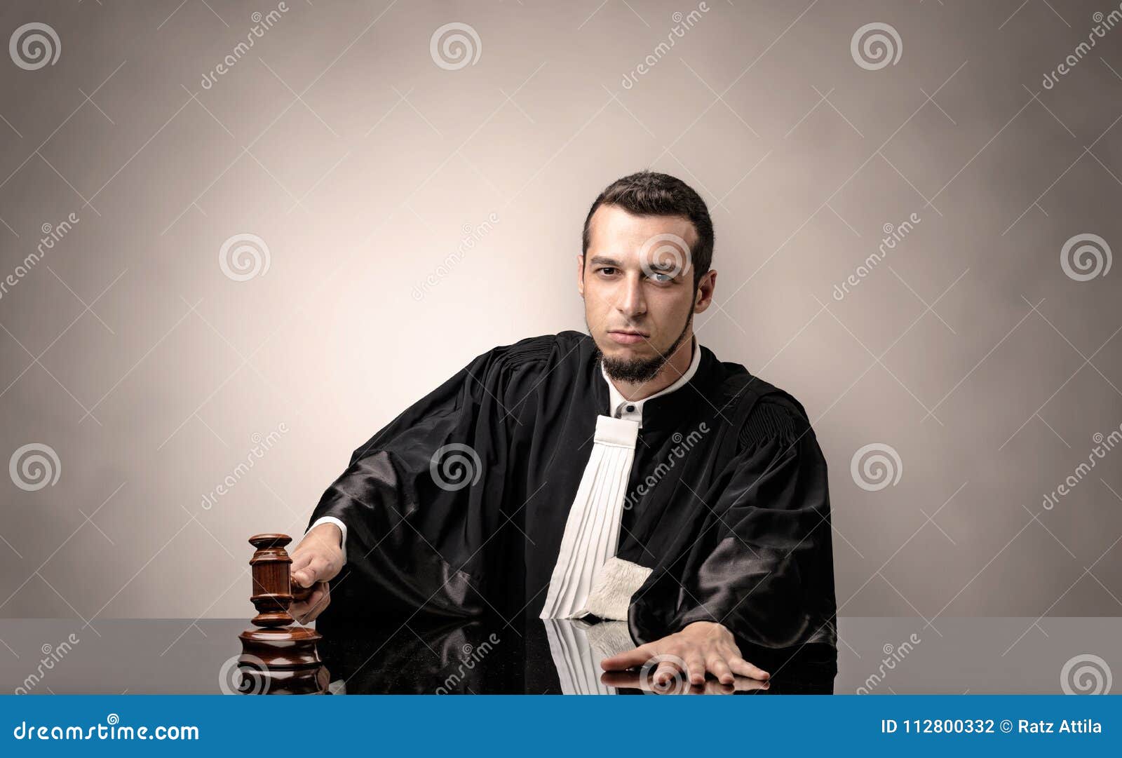 gown judge