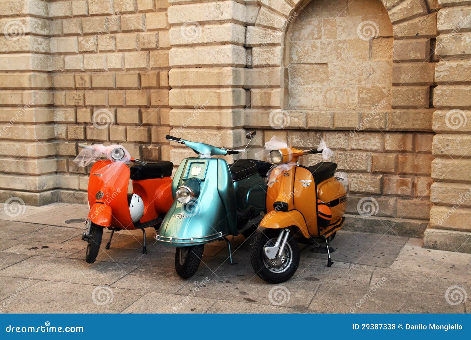 Oldtimer Vespa Editorial Stock Photo Image Of Lecce 29387338
