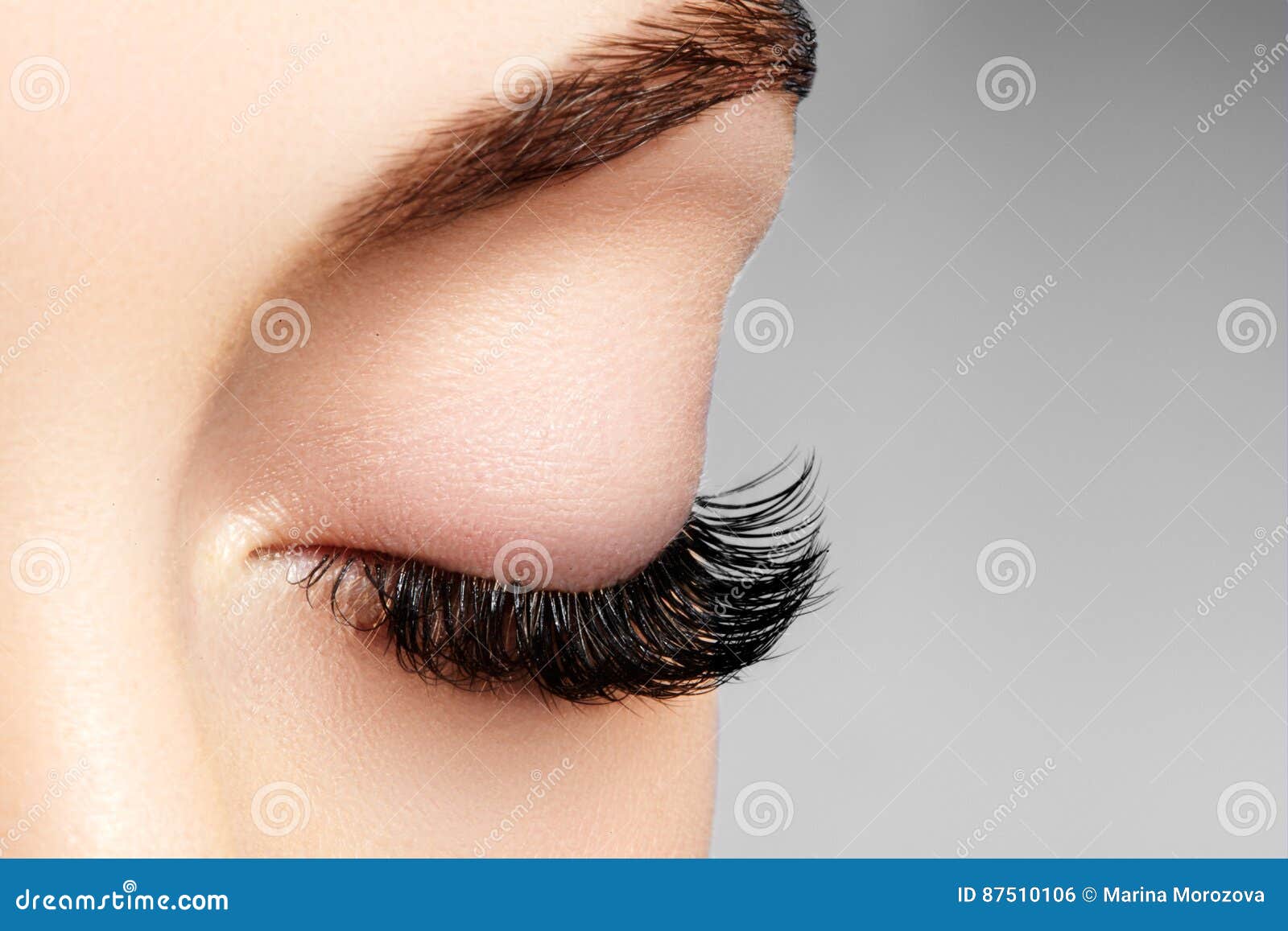 134.200+ Sombra Maquiagem De Olho fotos de stock, imagens e fotos
