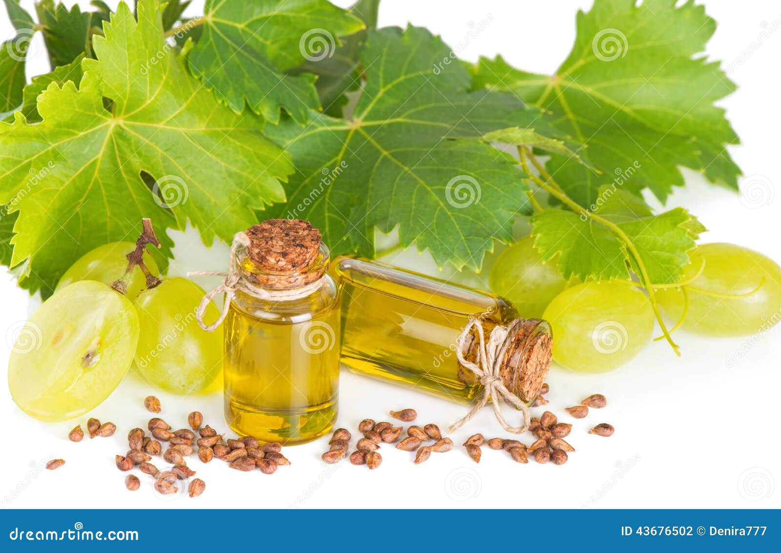 Si Fa Solo Con L uva Olio Di Semi Dell'uva Con L'uva E La Vigna Fotografia Stock - Immagine