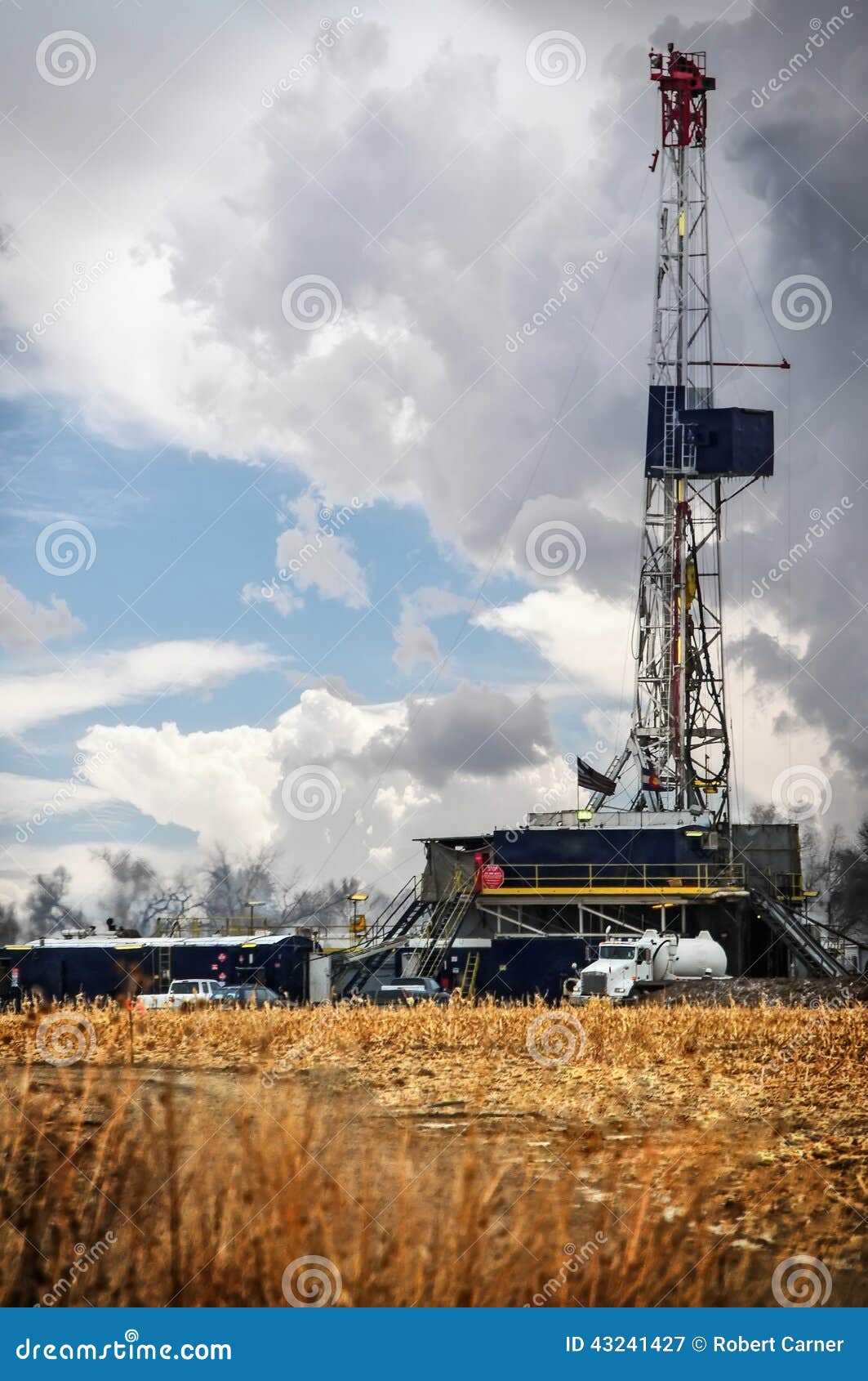 Olje Rig Drilling for Oil fotografering för bildbyråer. Bild av torn