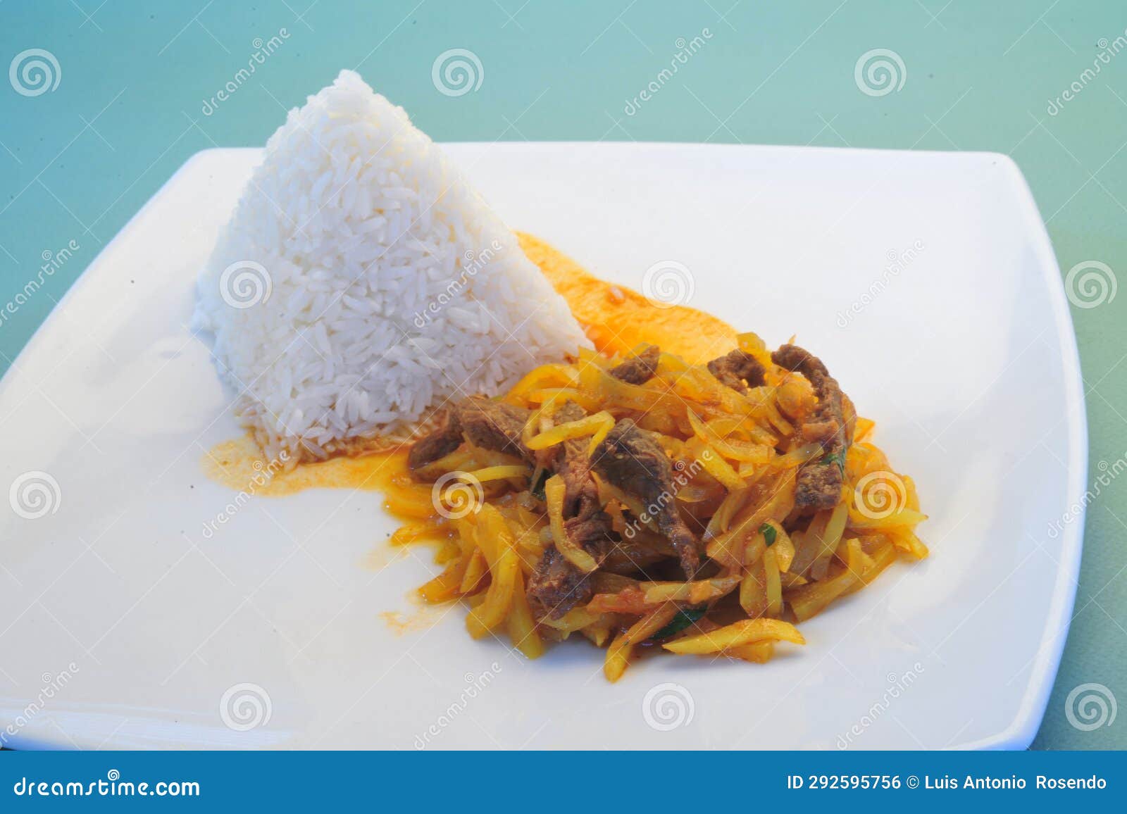 olluco dish with roast beef onion and rice food