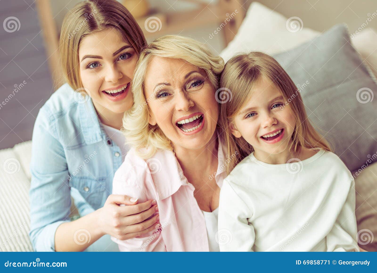 Oma Und Ihre Tochter