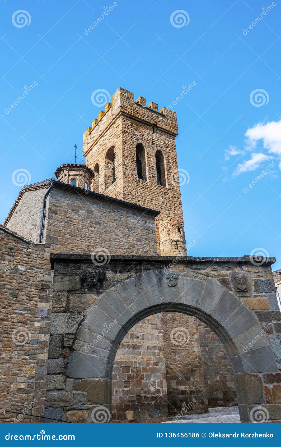 oman style church santiago apostol in sanguesa town of spanish navarra