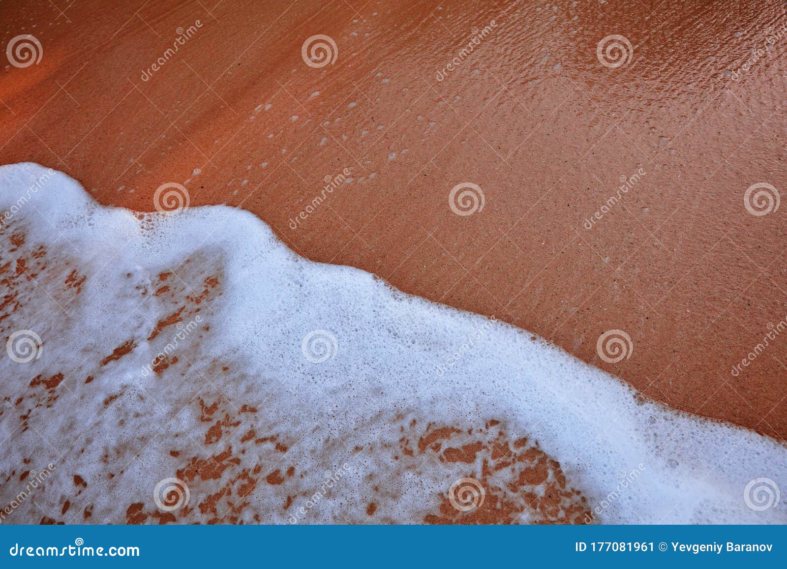 Onda Na Praia Arenosa Fundo Salto De Ondas Na Praia Arenosa Ondas De