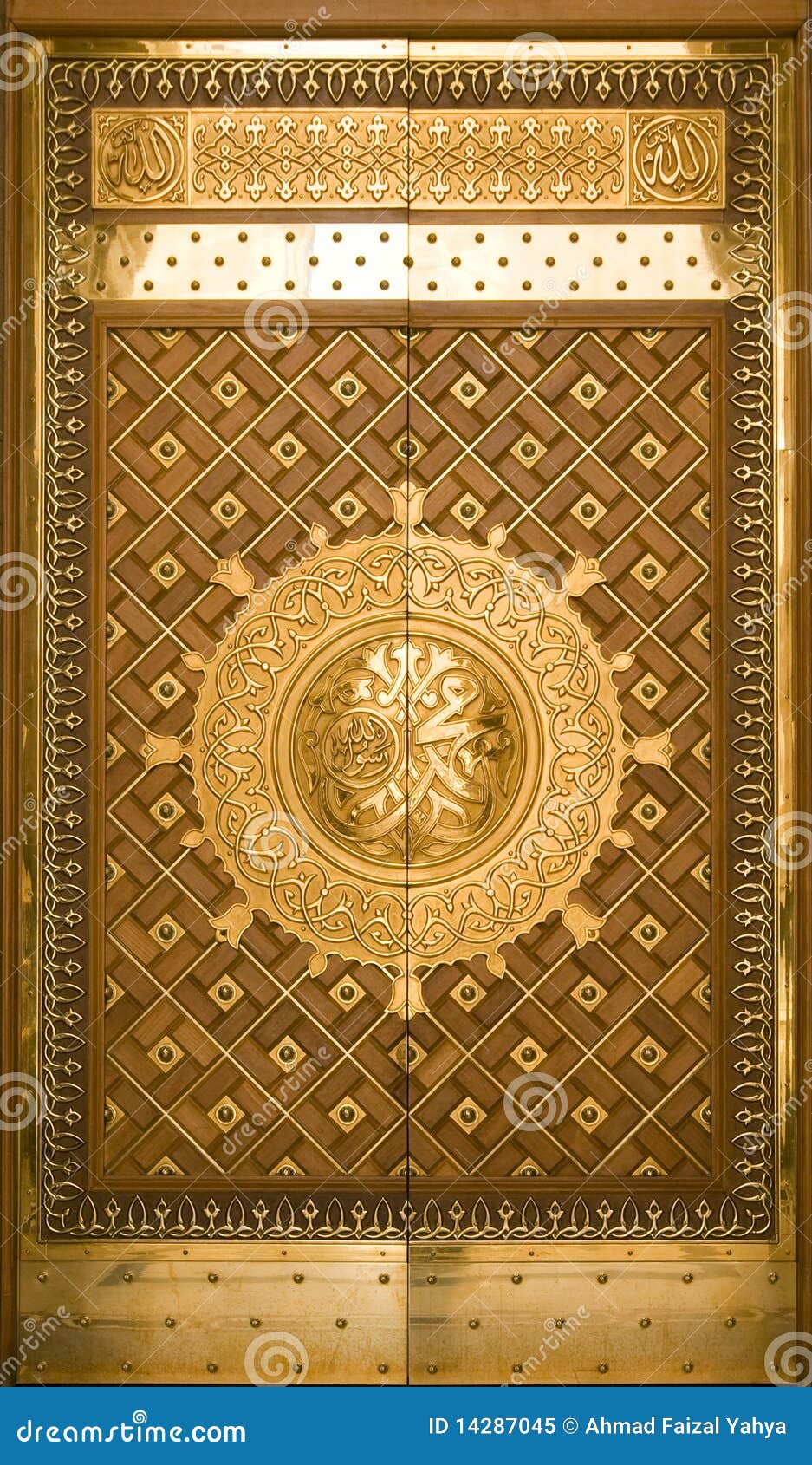 One of the Doors at Masjid Nabawi in Medina, Saudi Stock Image ...