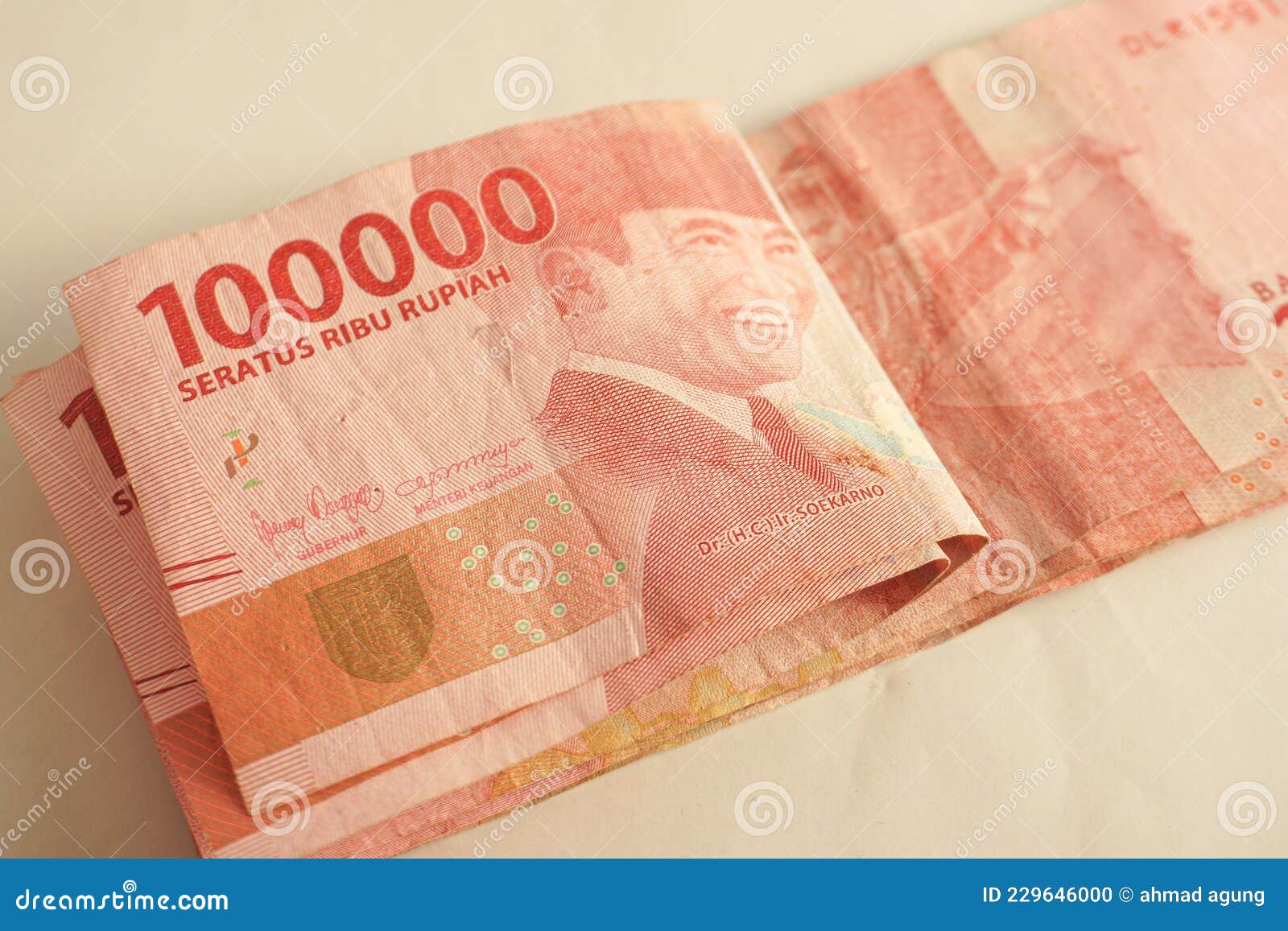 Hundred Thousand Rupiah Denomination Stock Photo Image Of Cash Coin hundred-thousand-rupiah-denomination-stock-photo-image-of-cash-coin