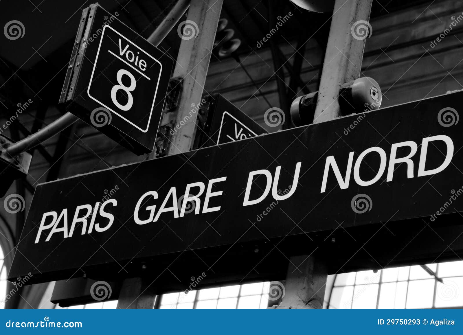 paris gare du nord sign