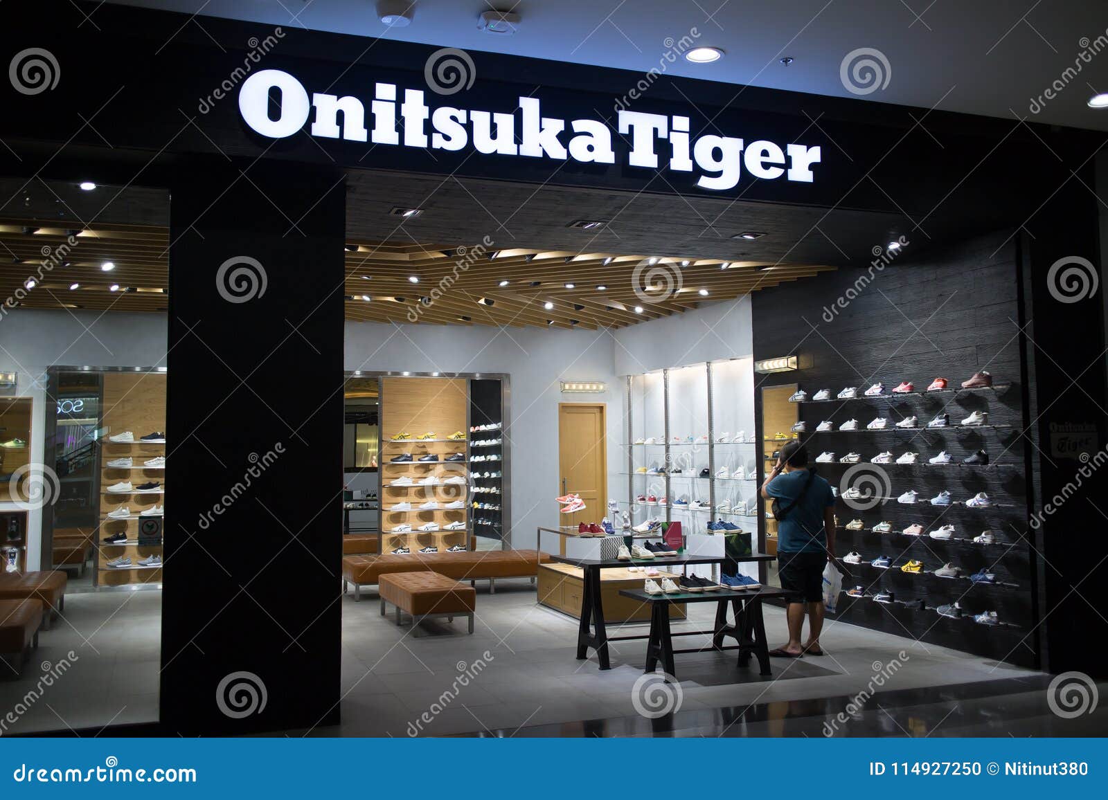 onitsuka tiger negozi italia