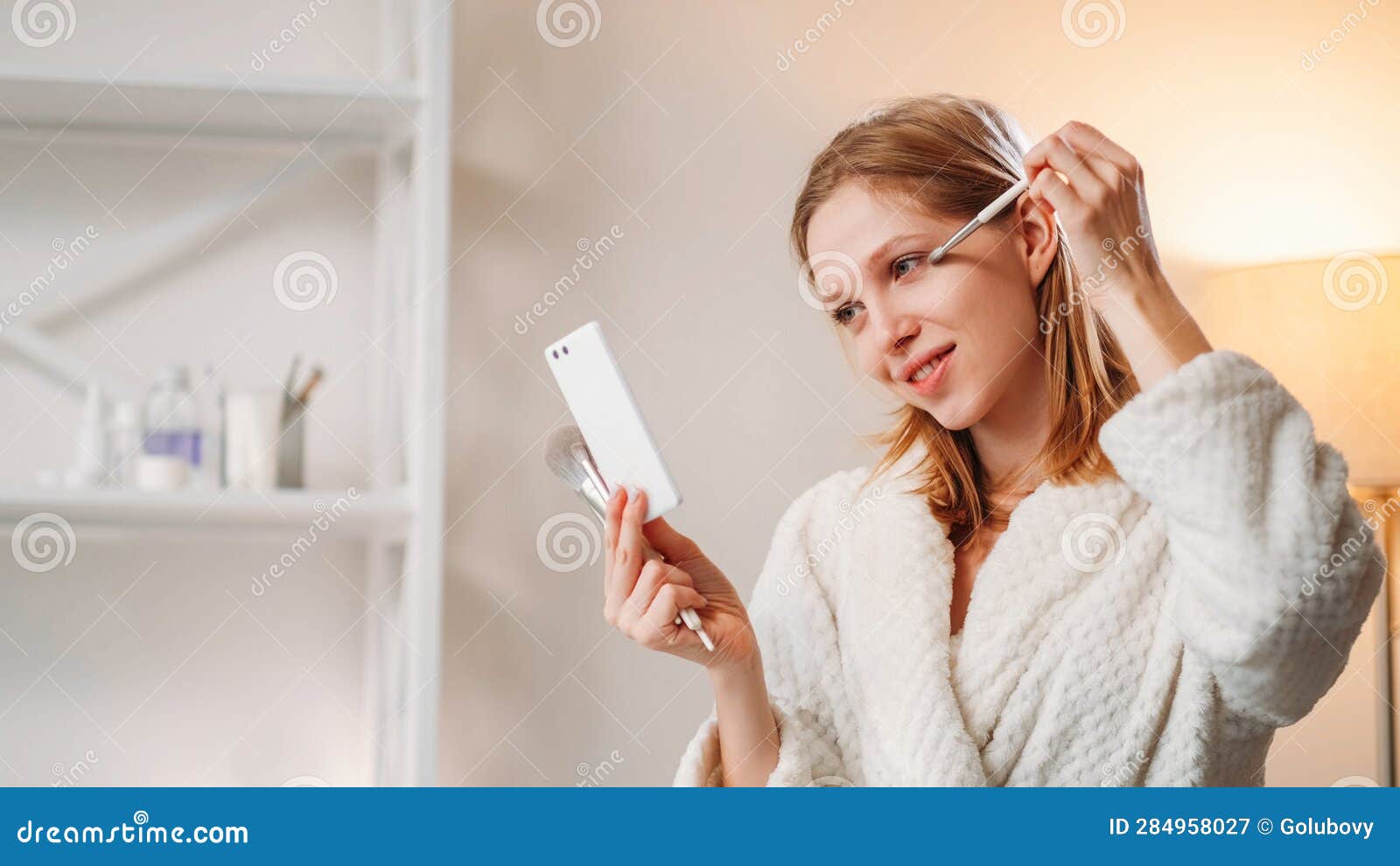 Online Makeup Beauty Vlog Woman Applying Eyeshadow Stock Image - Image of  internet, beauty: 284958027