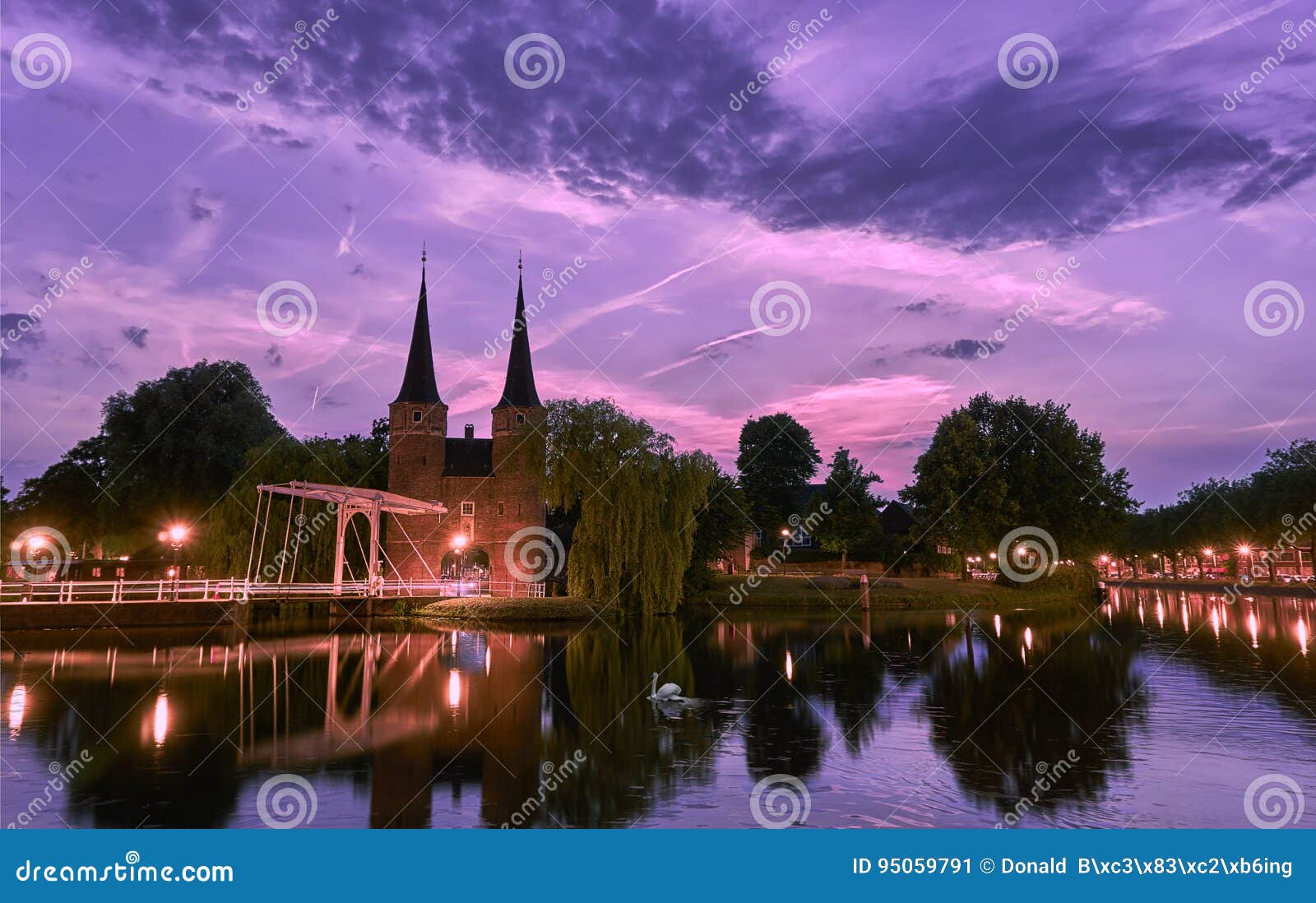 oostpoort delft at sunset