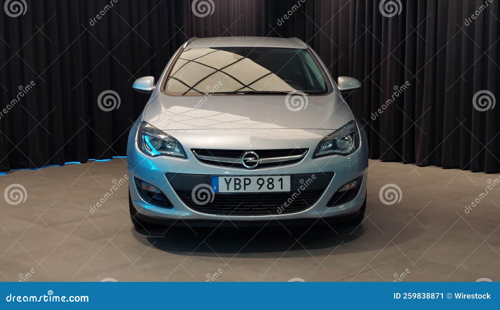 All photos, interior and exterior Opel Astra K Facelift 5-door Hatchback  2019