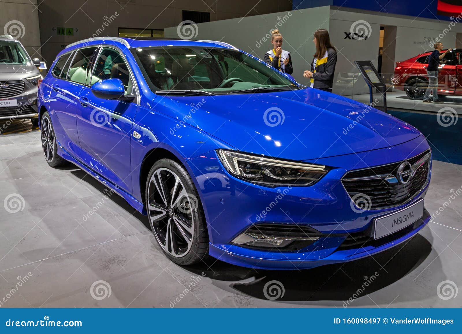 2020 Opel Insignia Sports Tourer Car Editorial Photography - Image of  insignia, motorshow: 160098497