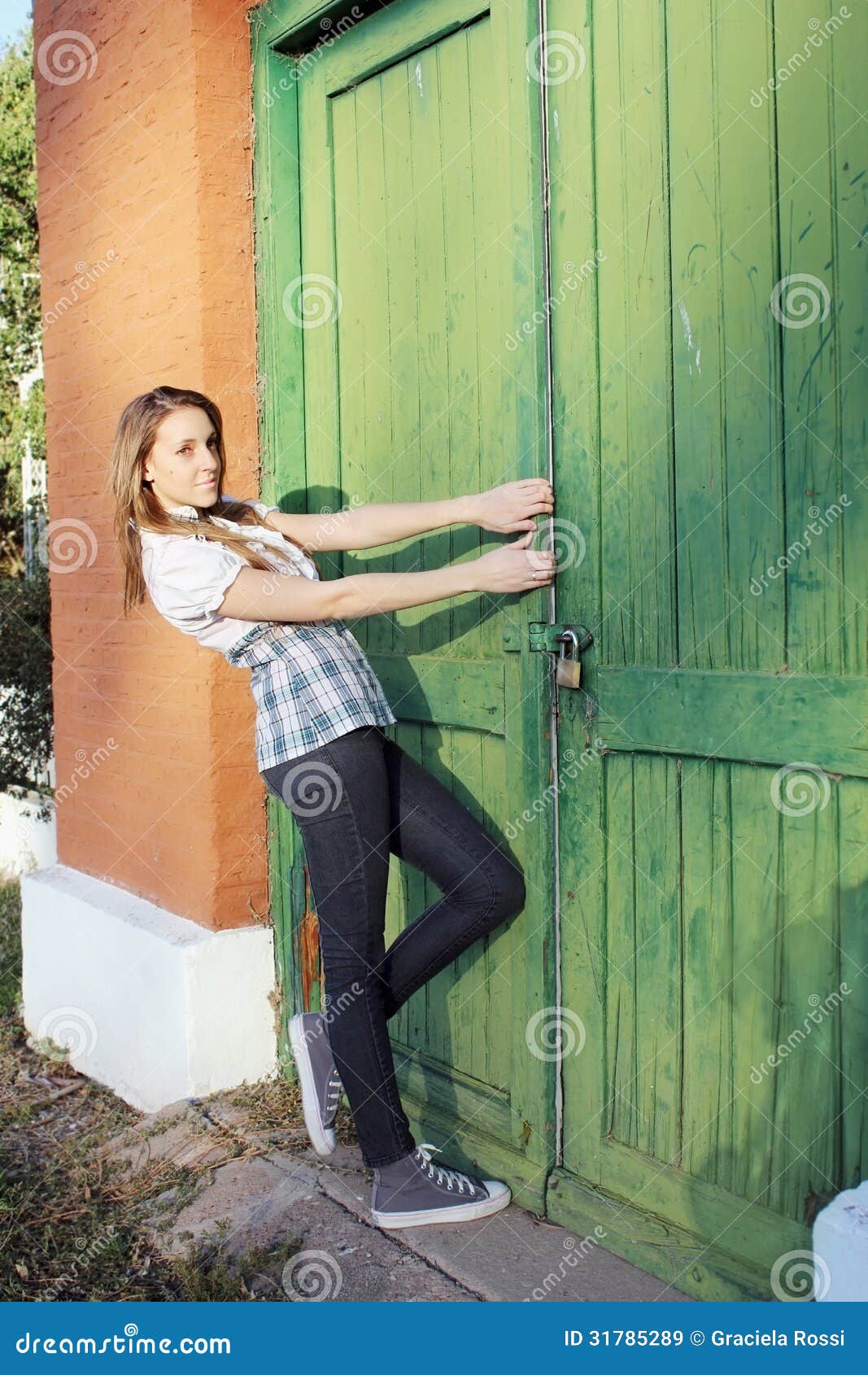 Open The Door Green Royalty Free Stock Images - Image: 31785289