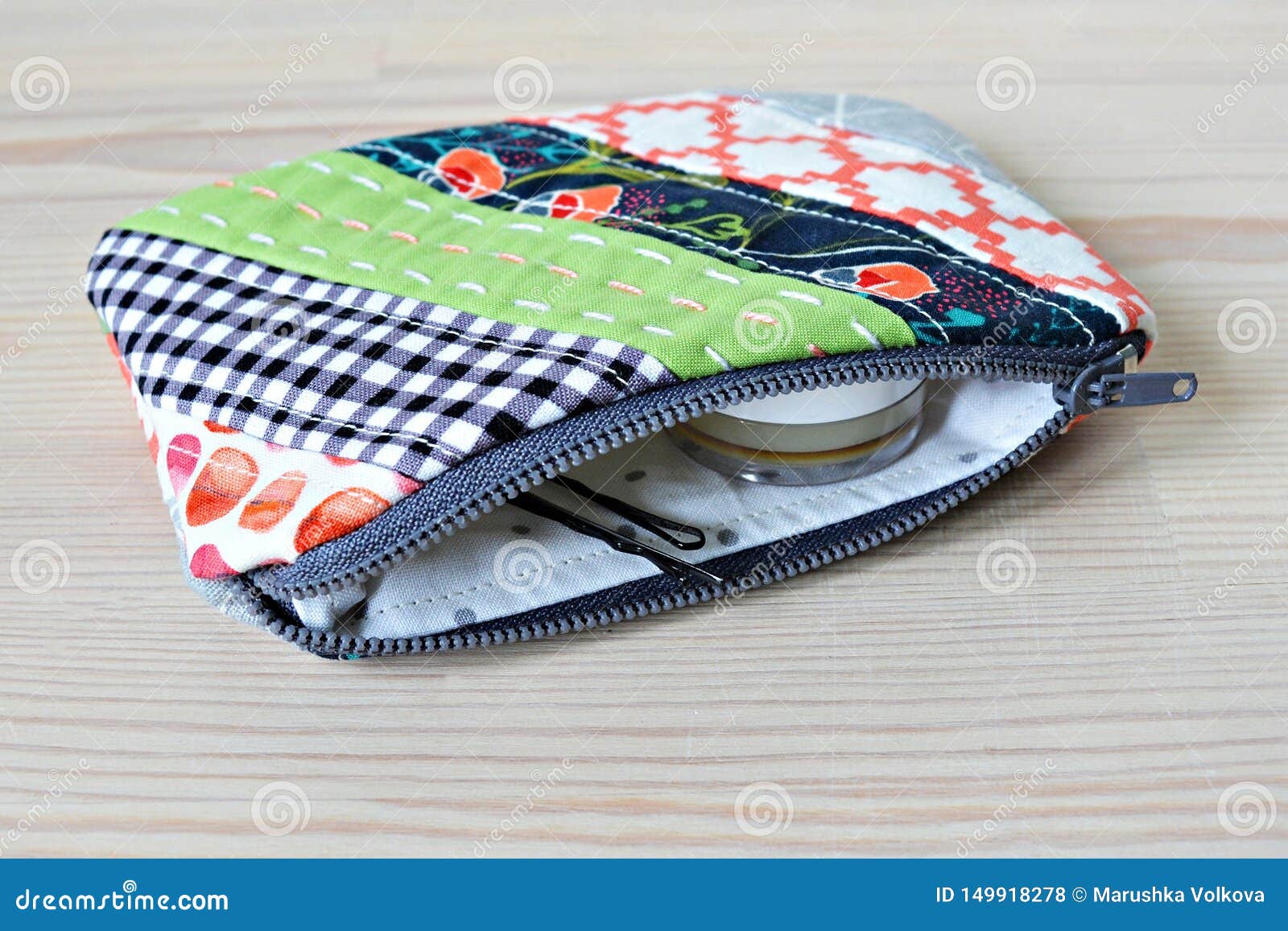 fold open makeup bag