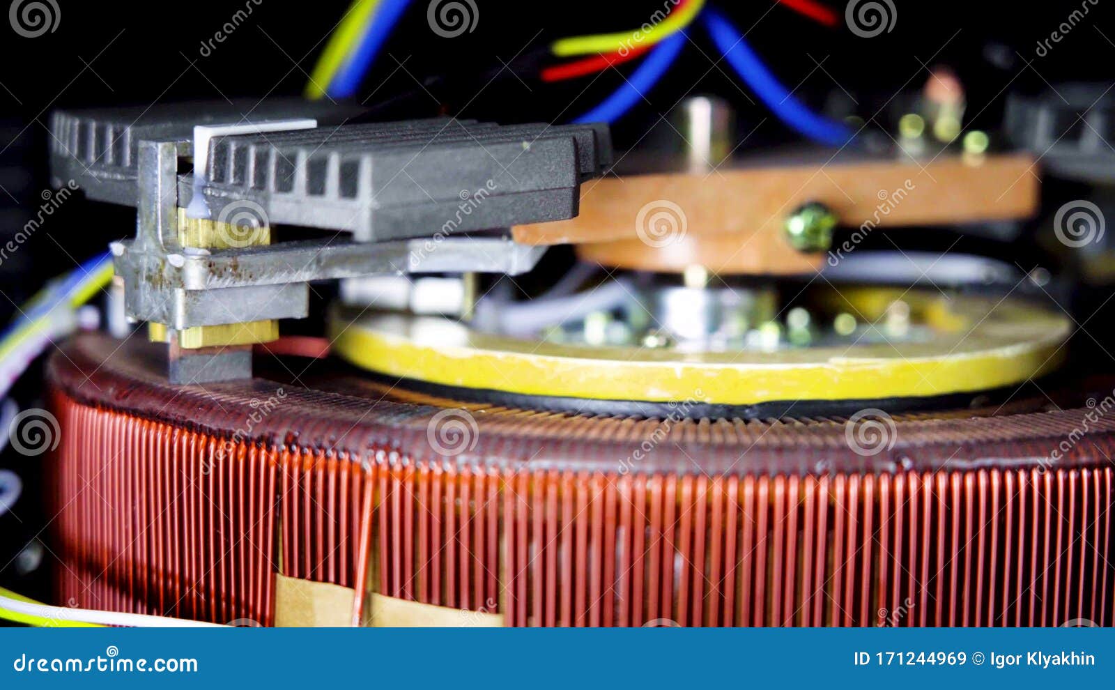 Operation of the Autotransformer in the Automatic Voltage Stabilizer