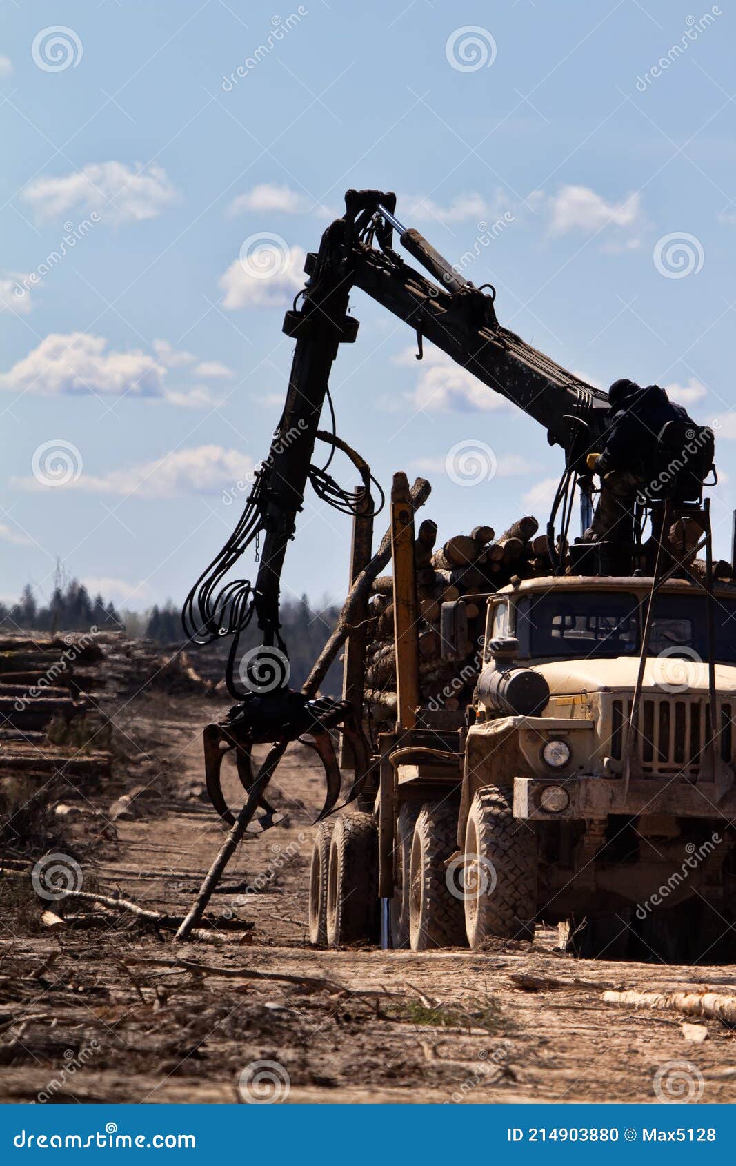 operations for loading a logging truck