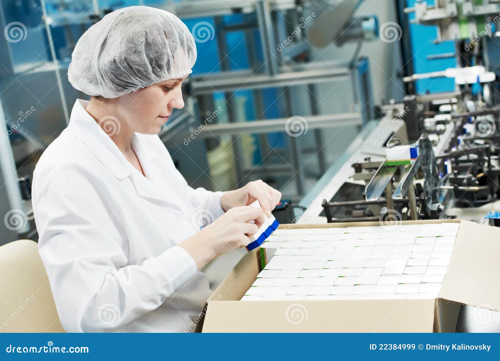 Operário farmacêutico na manufatura da indústria da farmácia