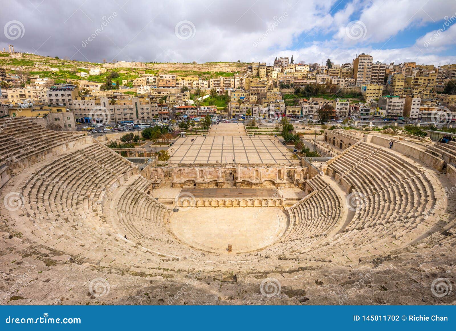 llevar a cabo pecho Falange Opinión Aérea Roman Theatre En Amman, Jordania Foto de archivo - Imagen de  edificio, viejo: 145011702