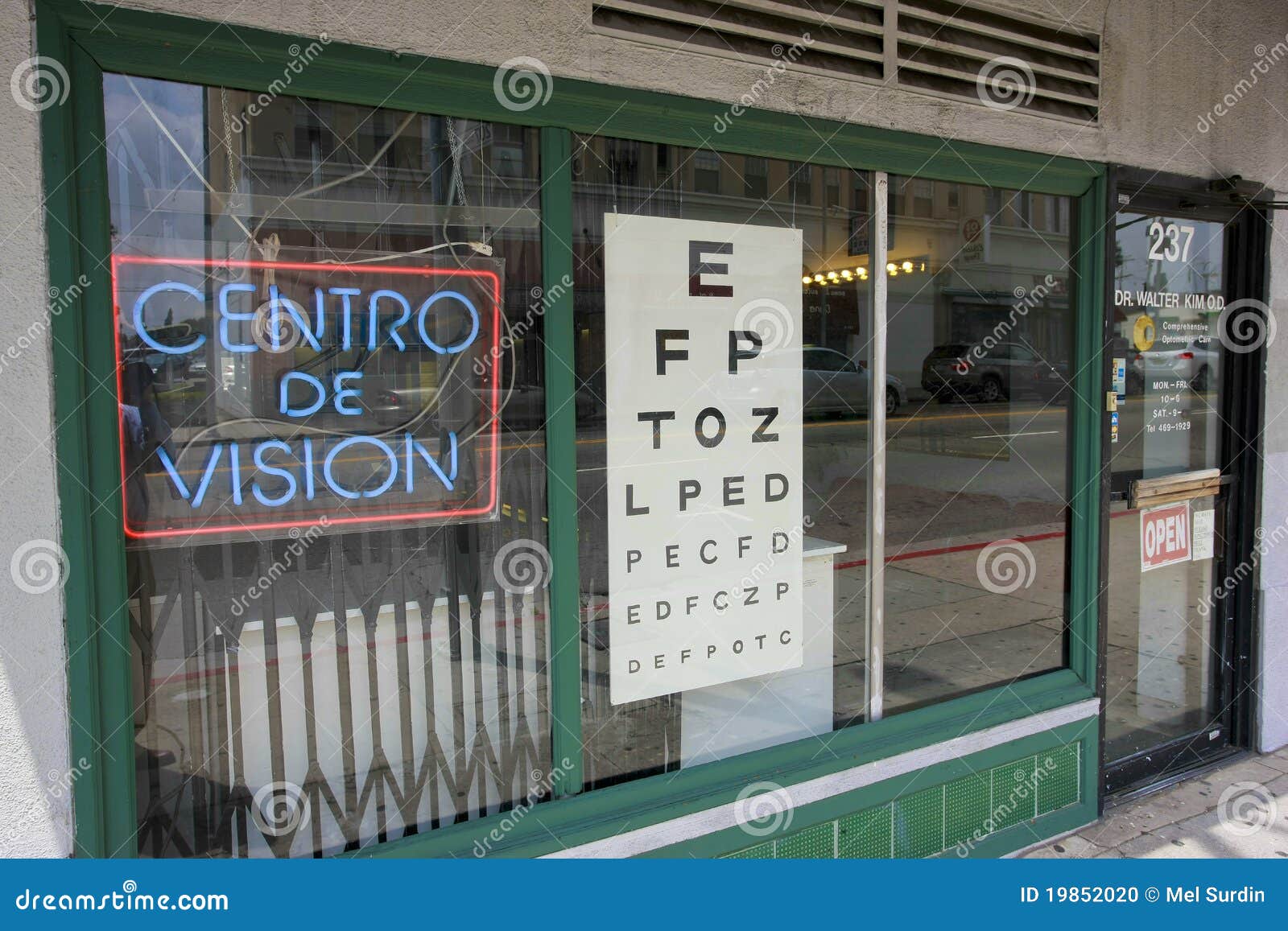 Optometrist Los Angeles editorial image. Image of western 19852020