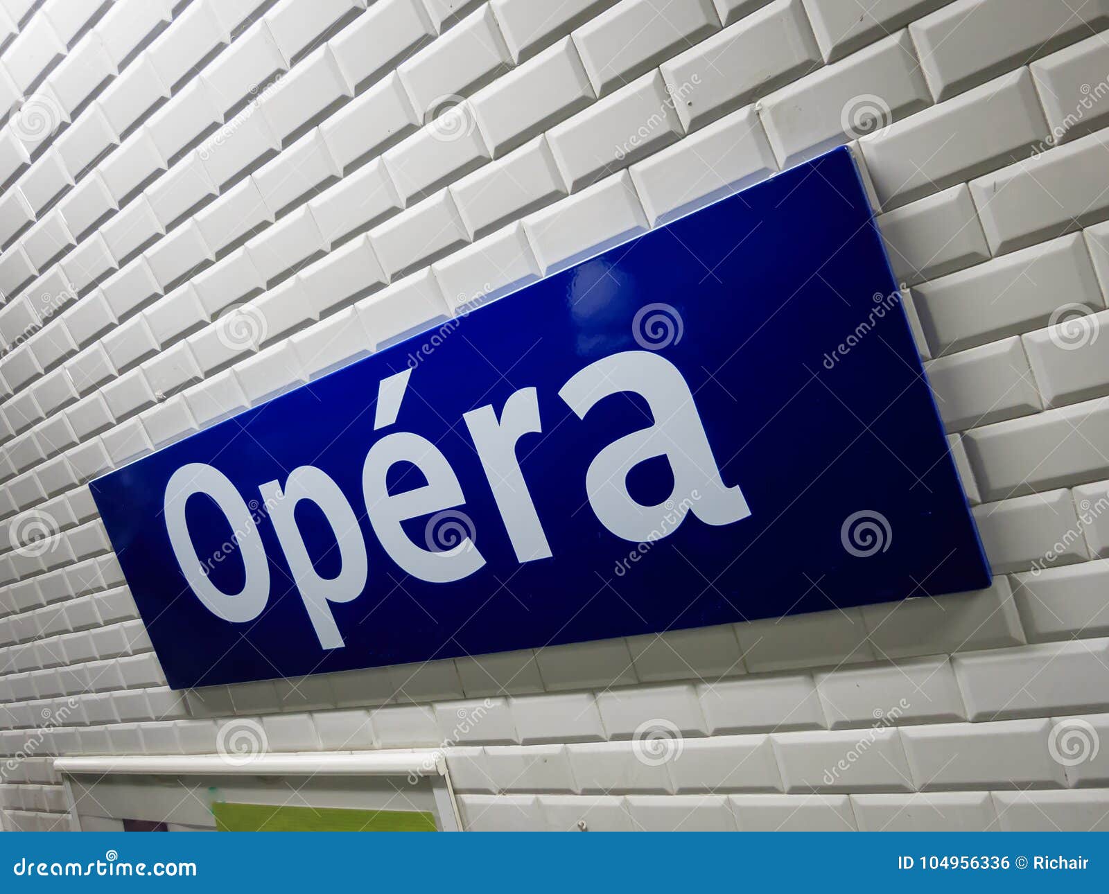 opÃÂ©ra metro sign paris