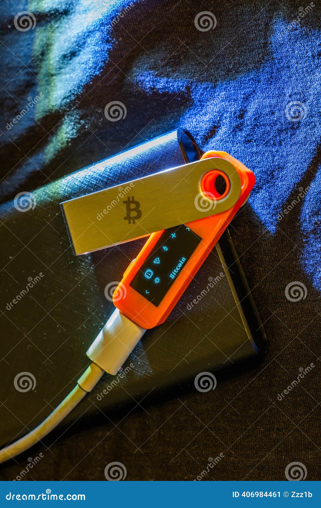 Orange Cold Storage Hardware Wallet with Bitcoin Logo and Screen Stock  Image - Image of connection, metal: 406984461