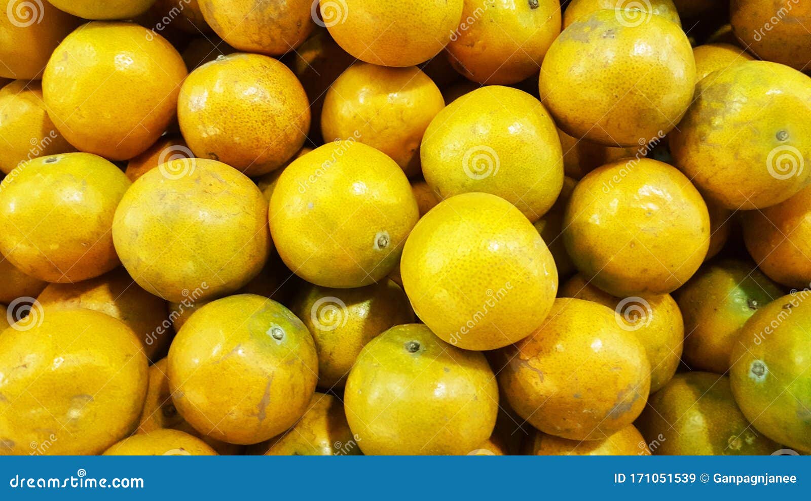 orange fruit on supermaket