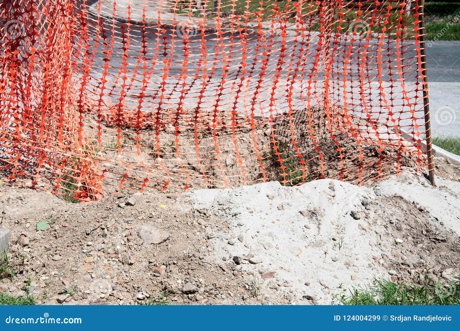 plot travaux chantier maintenance danger sécurité borne orange p Stock  Photo