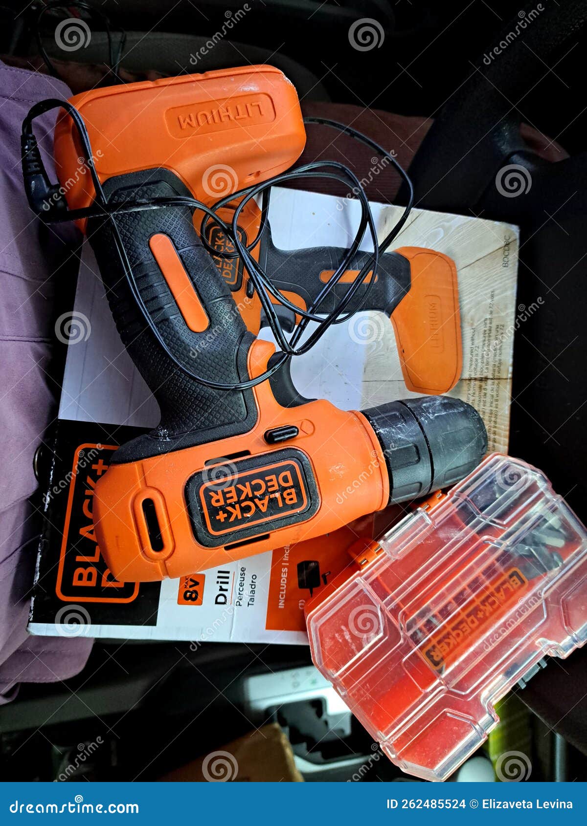 Black and decker drill hi-res stock photography and images - Alamy