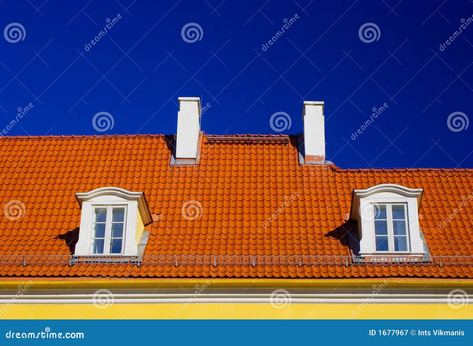 632 Roof Tile Cleaning Stock Photos - Free & Royalty-Free Stock Photos from  Dreamstime
