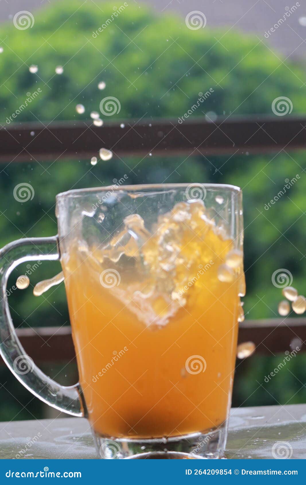 ORANGE WATER SPLASH stock photo. Image of orange, splash 264209854