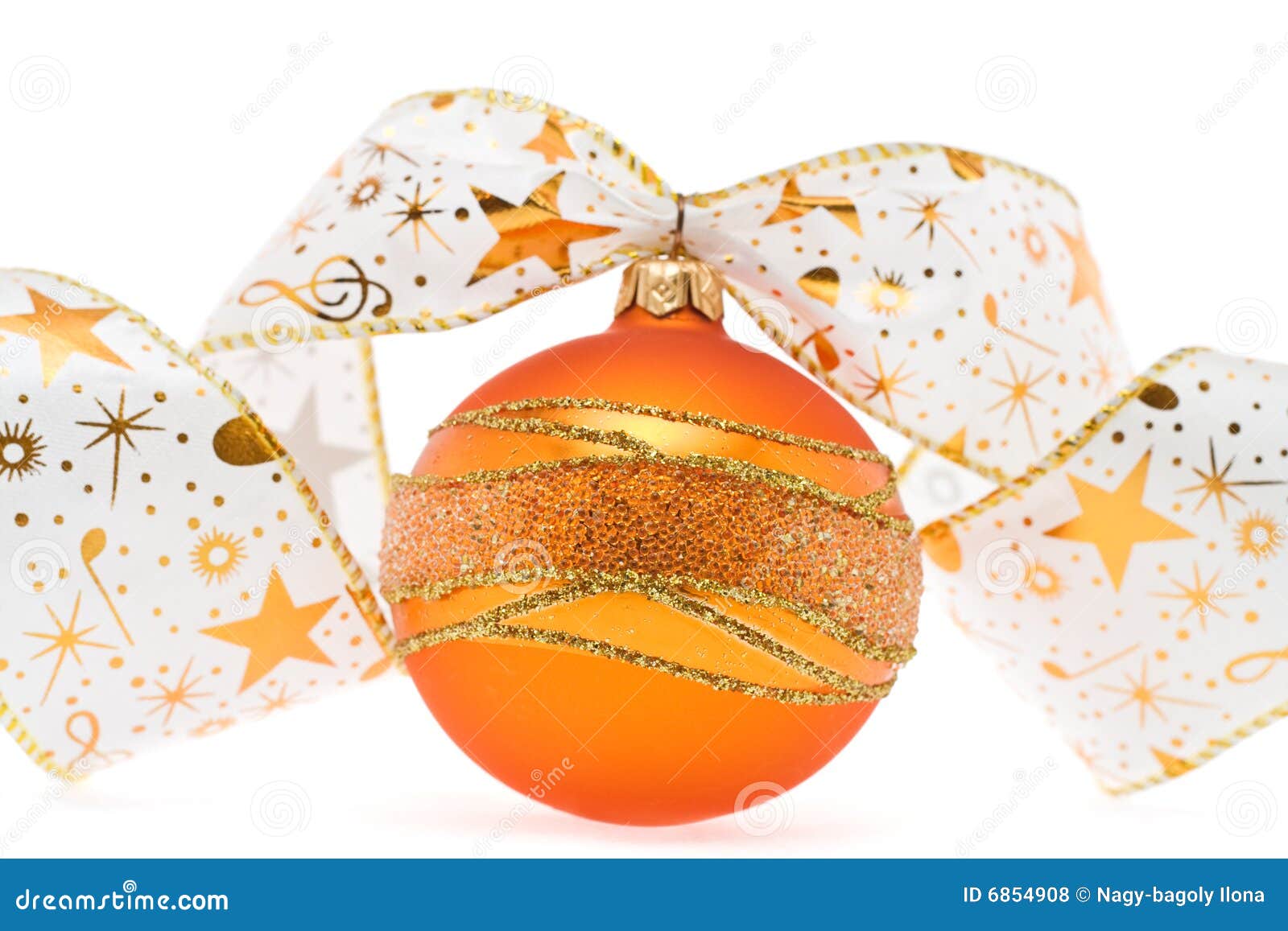 Orange Weihnachtskugel Mit Dekorativem Farbband Stockfoto Bild von