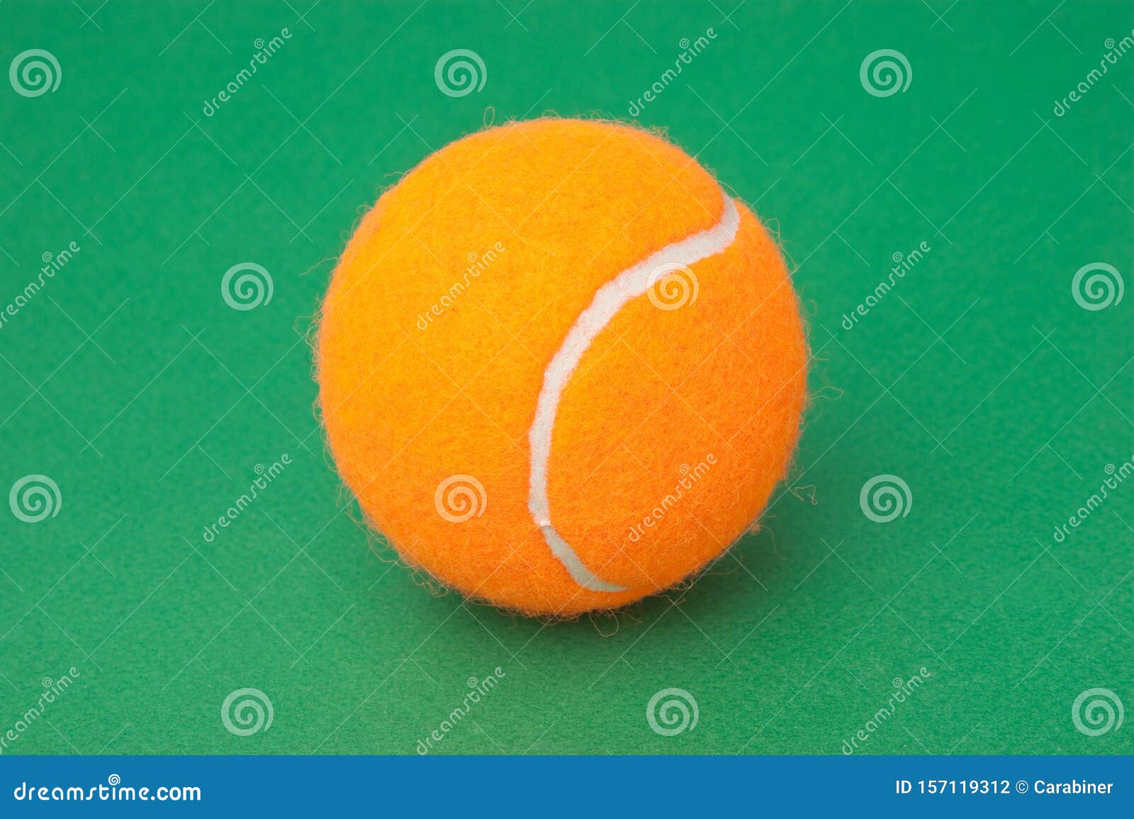 Opeenvolgend het laatste nauwkeurig Oranje tennisbal stock foto. Image of voorwerp, haven - 157119312