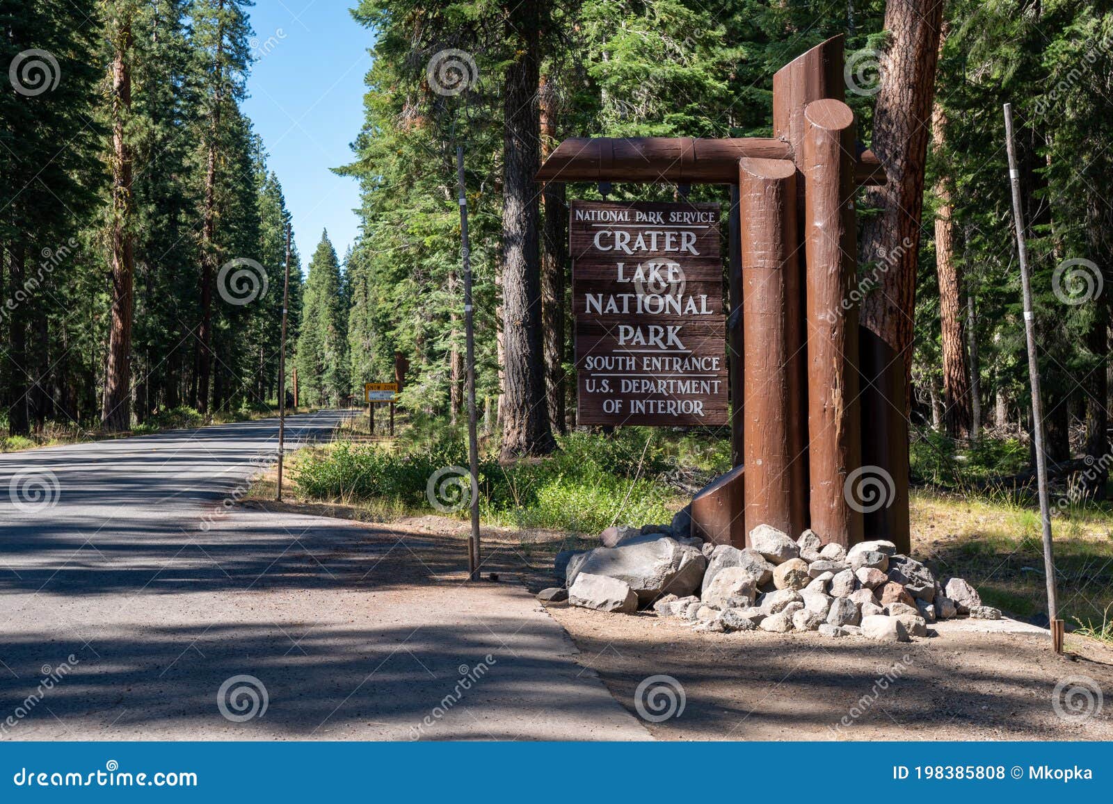 Oregon, USA - August 3, 2020: Welcome Sign To Crater Lake National Park ...