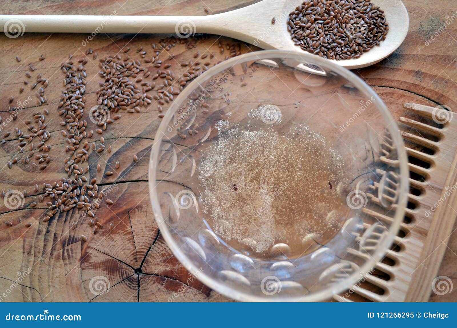 natural styling for curly and wavy hair: flaxseed gel in glass bowl