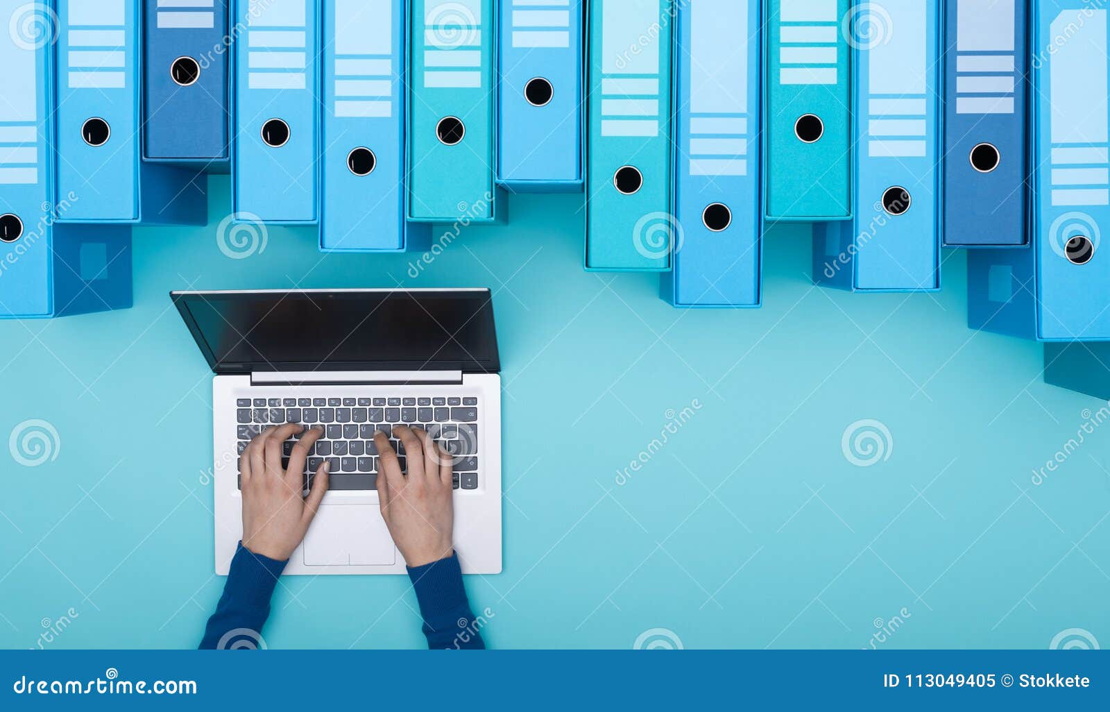 searching files in the archive using a laptop