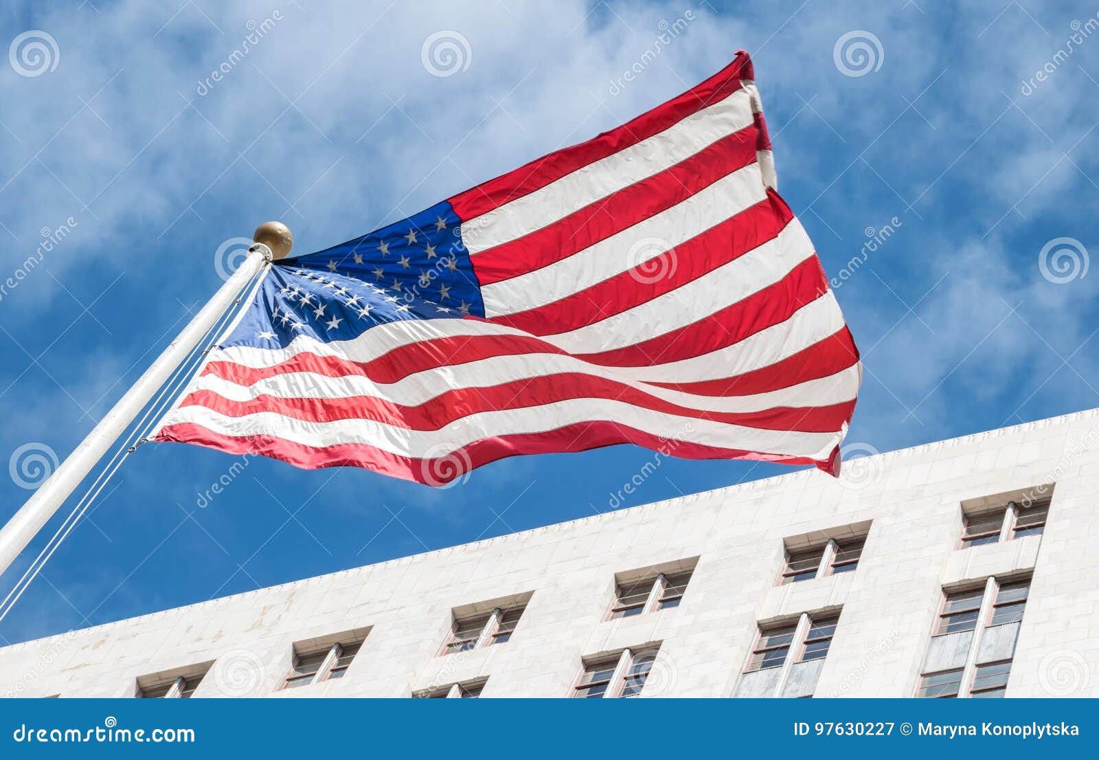 Orgulho De América Bandeira Americana No Fundo Da Câmara Municipal De Los  Angeles Fotografia Editorial - Imagem de anjo, ninguém: 97630227