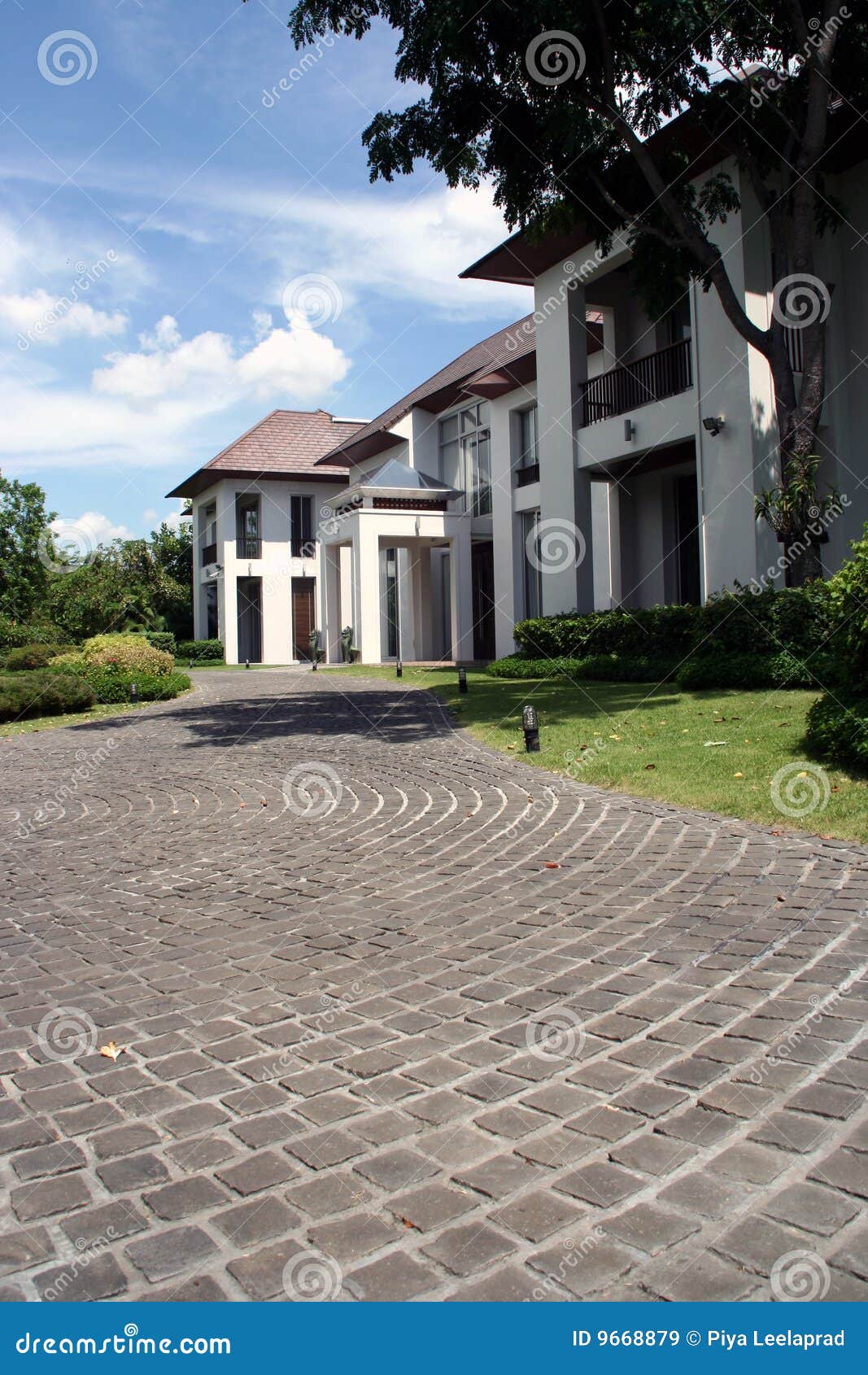Oriental Style Modern House Stock Image - Image of luxury, plants: 9668879