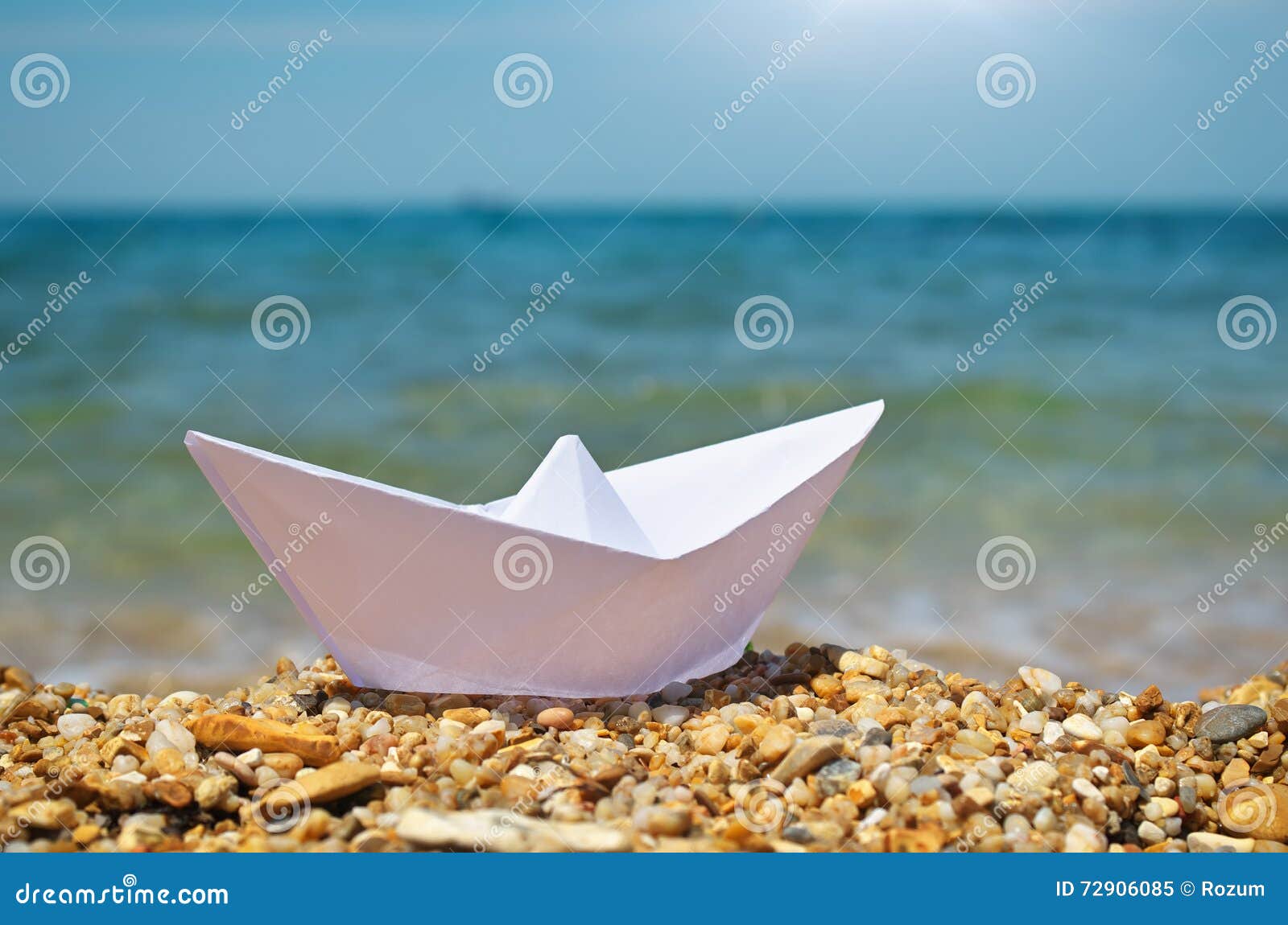 Origami-Schiff stockbild. Bild von abenteuer, papier - 72906085