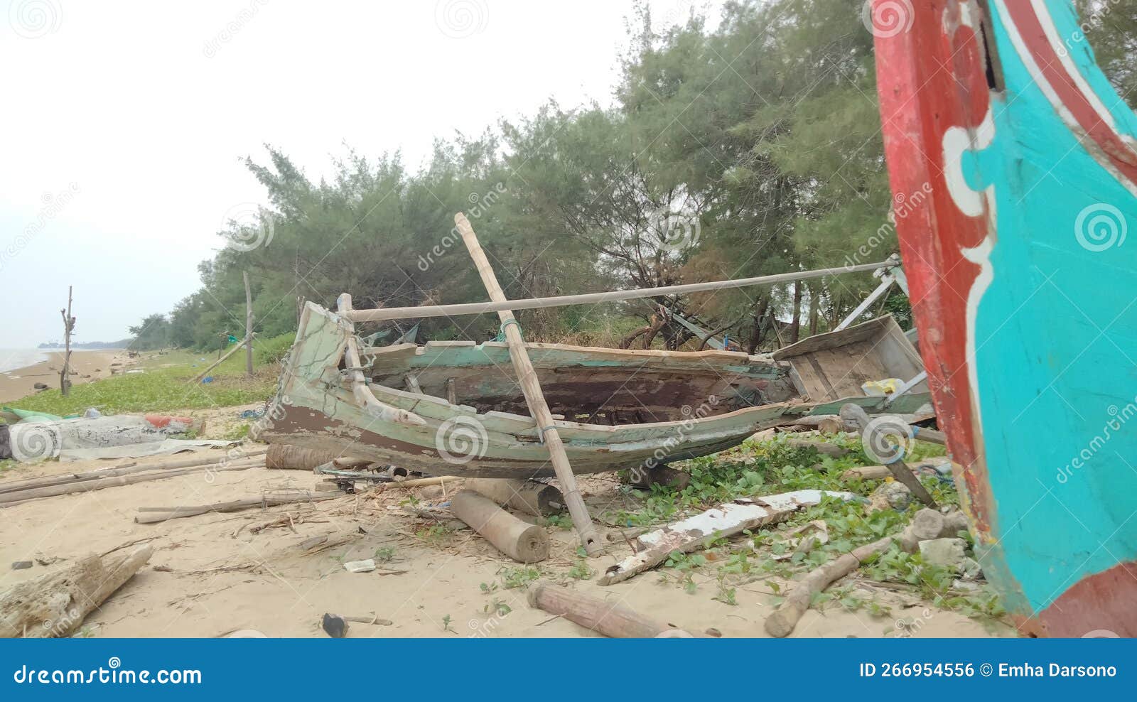 original image - small beach boat