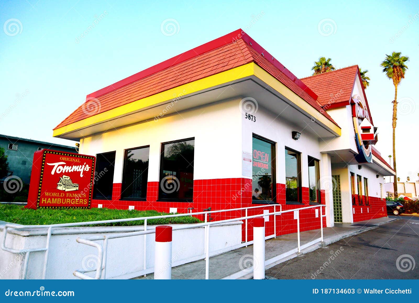 Original Tommy`s World Famous Hamburgers, Fast Food Restaurant on