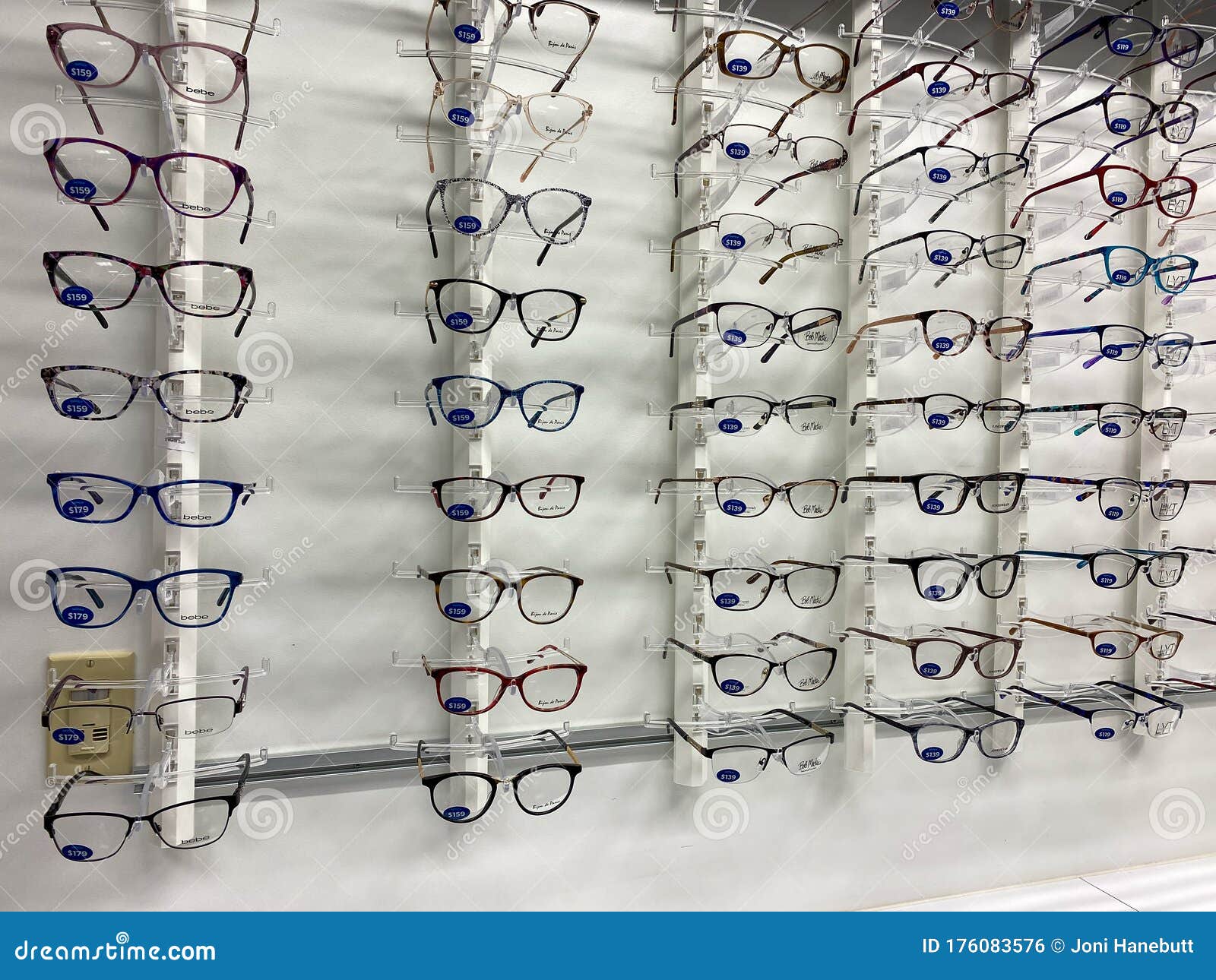 The Optical Department with Rows of Glasses at a Sams Club in Orlando,  Florida Editorial Photo - Image of eyewear, design: 176083576