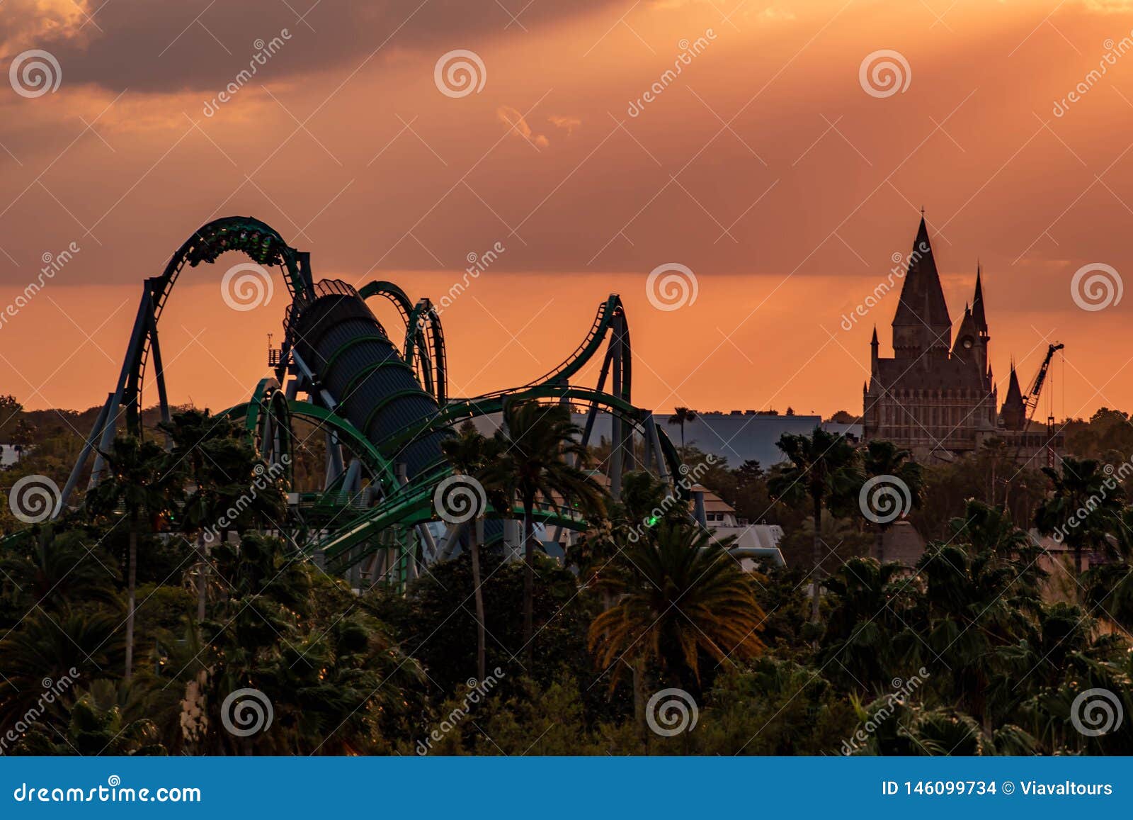 Nắm chắc tay cầm và sẵn sàng trải nghiệm cảm giác mạnh nhất khi tham gia vào Rollercoaster! Khám phá những hình ảnh hoành tráng về loại hình giải trí này và trang bị cho mình những trải nghiệm hoàn toàn mới mẻ.