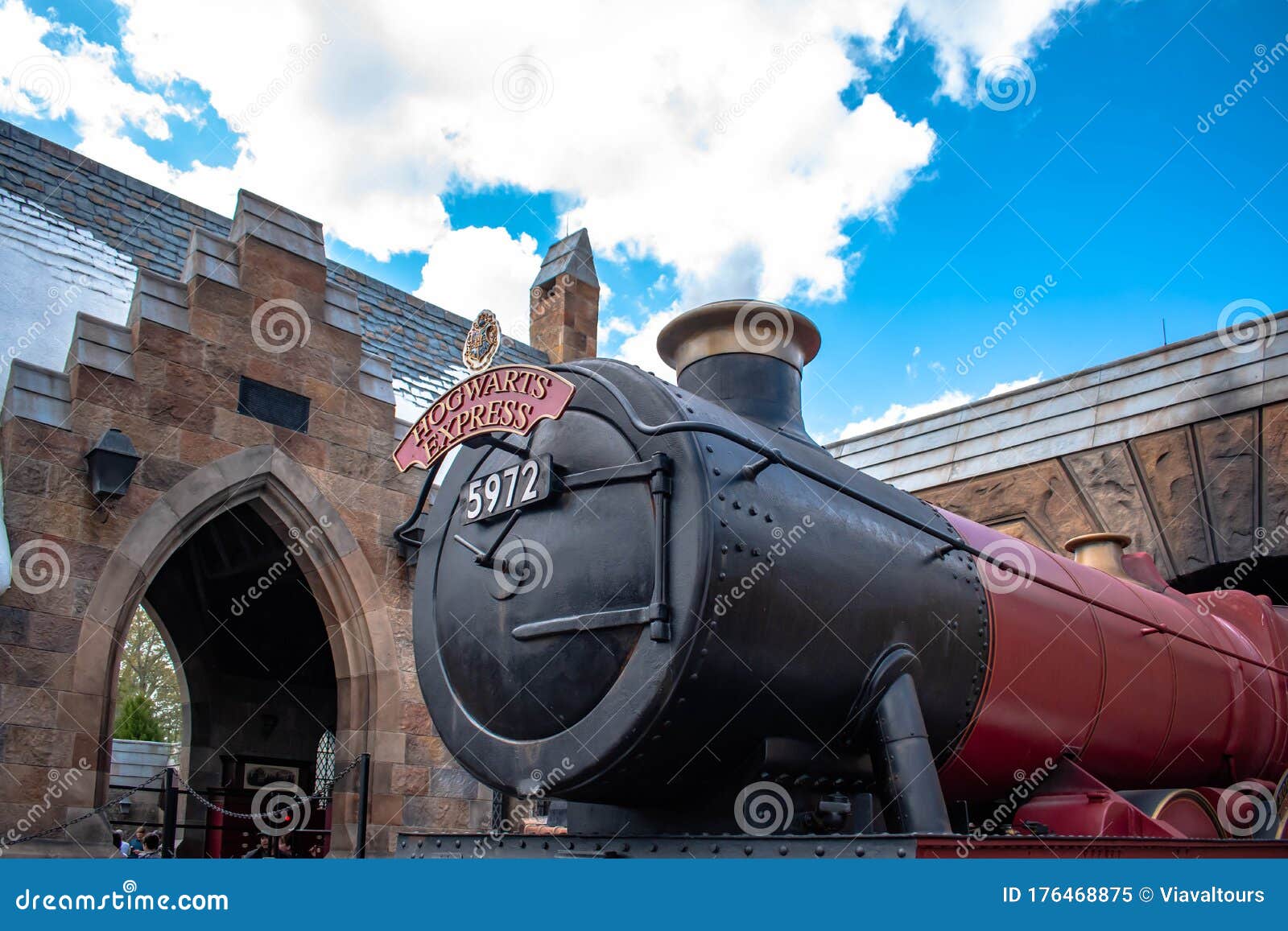Download Partial View Of Hogwarts Express Locomotive At Universals ...