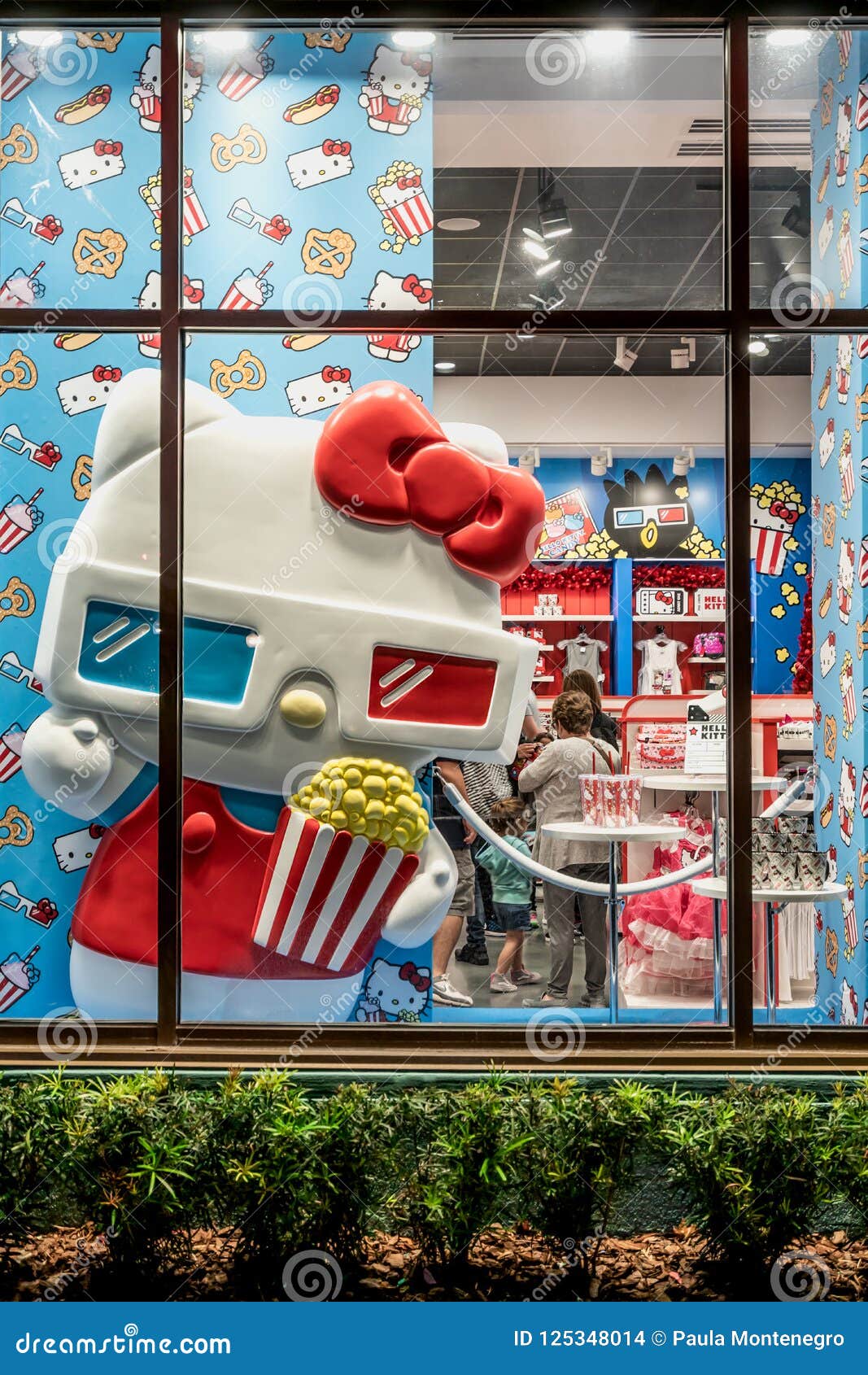 ORLANDO, FLORIDA, USA - DECEMBER, 2017: Hello Kitty Shop Window Display at  Universal Studios Florida Editorial Stock Image - Image of resort,  children: 125348014