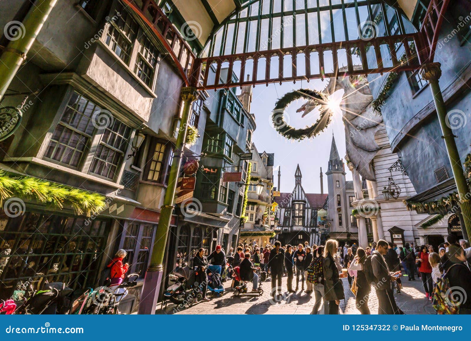 Orlando Florida Usa Dezember 17 Die Wizarding Welt Von Harry Potter A Diagon Gasse Bei Universal Studios Florida Redaktionelles Stockfotografie Bild Von Orlando Florida