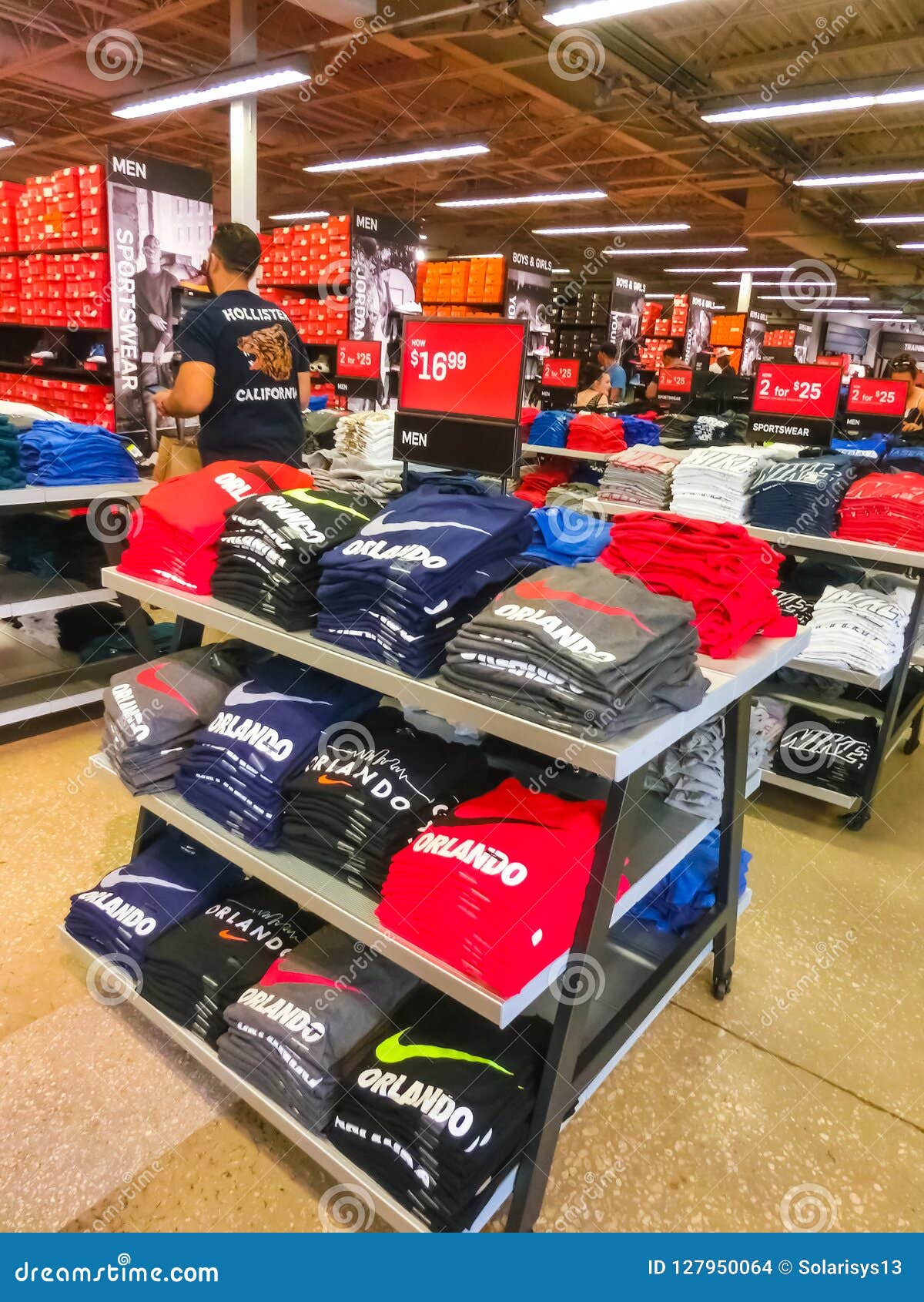 lantano graduado Acumulativo Orlando, Los E.E.U.U. - 10 De Mayo De 2018: Tienda De NIKE En El Mercado  Superior De Orlando De La Alameda De Compras En Orlando, Imagen de archivo  editorial - Imagen de departamento, alameda: 127950064