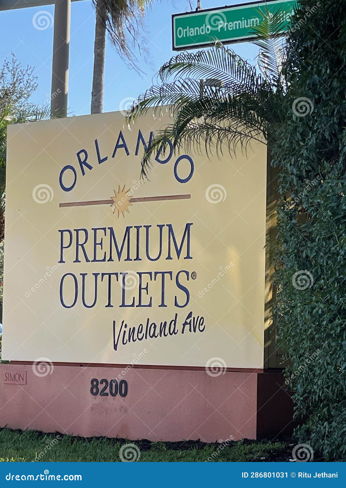 Florida, Orlando International Premium Outlets, Forever 21 face