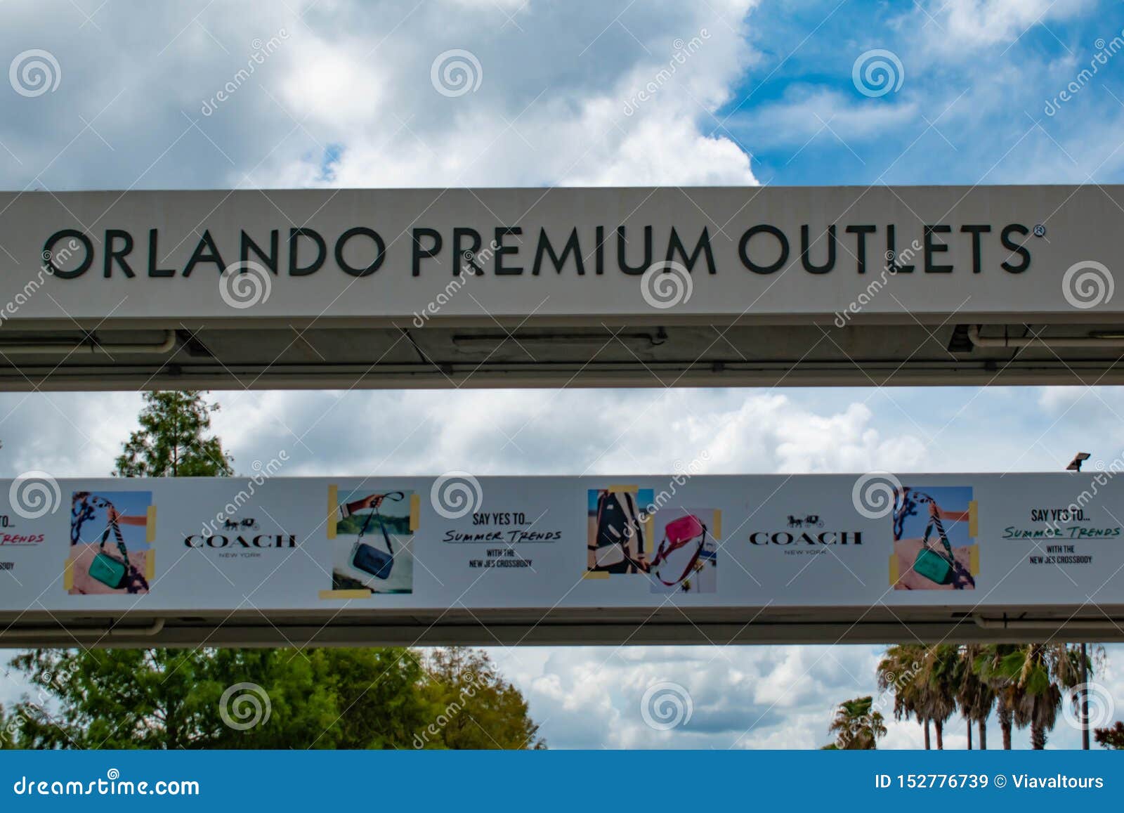 Orlando Florida Orlando Vineland Premium Outlets outlet factory store  fashion mall shopping Gucci designer outside exterior line queue Stock  Photo - Alamy