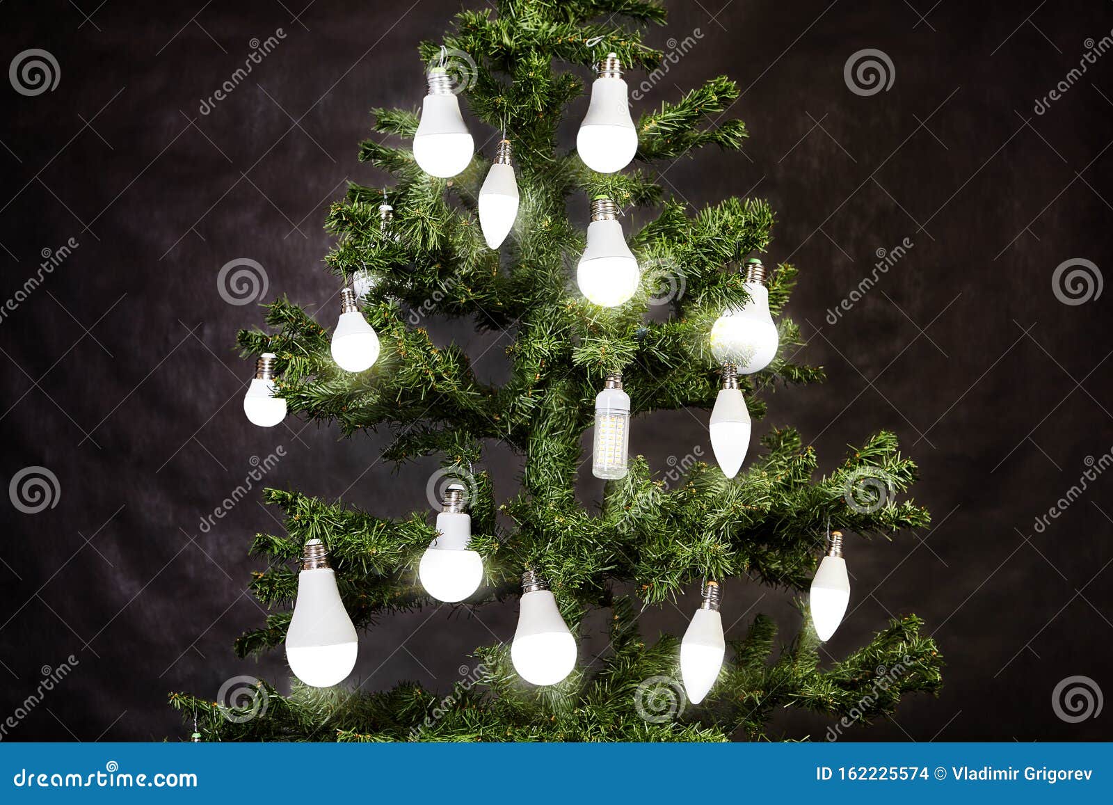 Ornamento Díodo Emissor De Luz Para árvore De Natal Foto de Stock - Imagem  de conduzido, ornamentos: 162225574